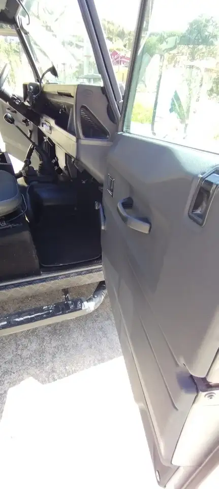 Land Rover Defender 110 TDI Techo Duro, foto 5