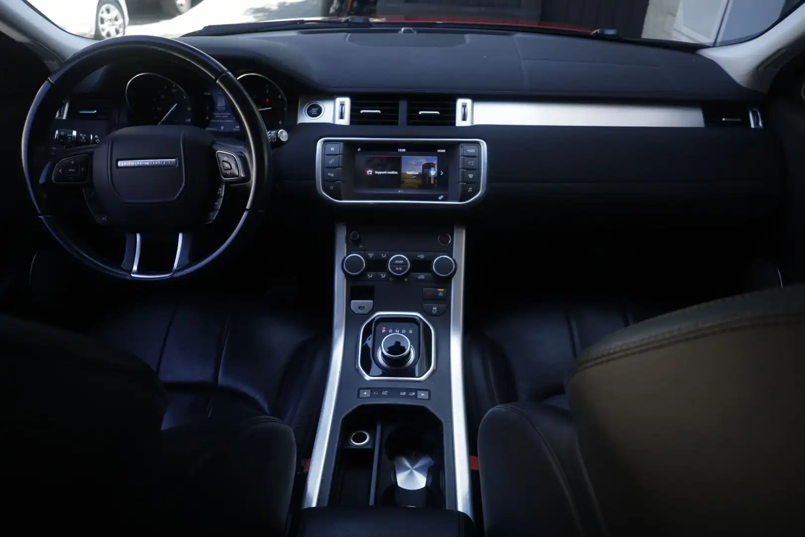 Land Rover Range Rover Evoque Land Rover Range Rover Evoque 2.0 TD4 150 CV 5p. Roşu - 2