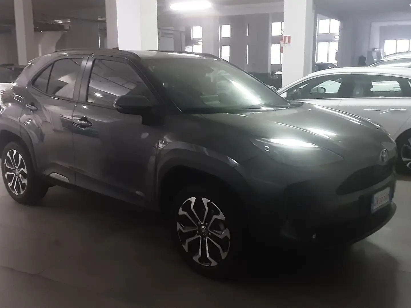 Toyota Yaris Yaris Cross Cross 1.5h Trend fwd 116cv e-cvt Grigio - 2