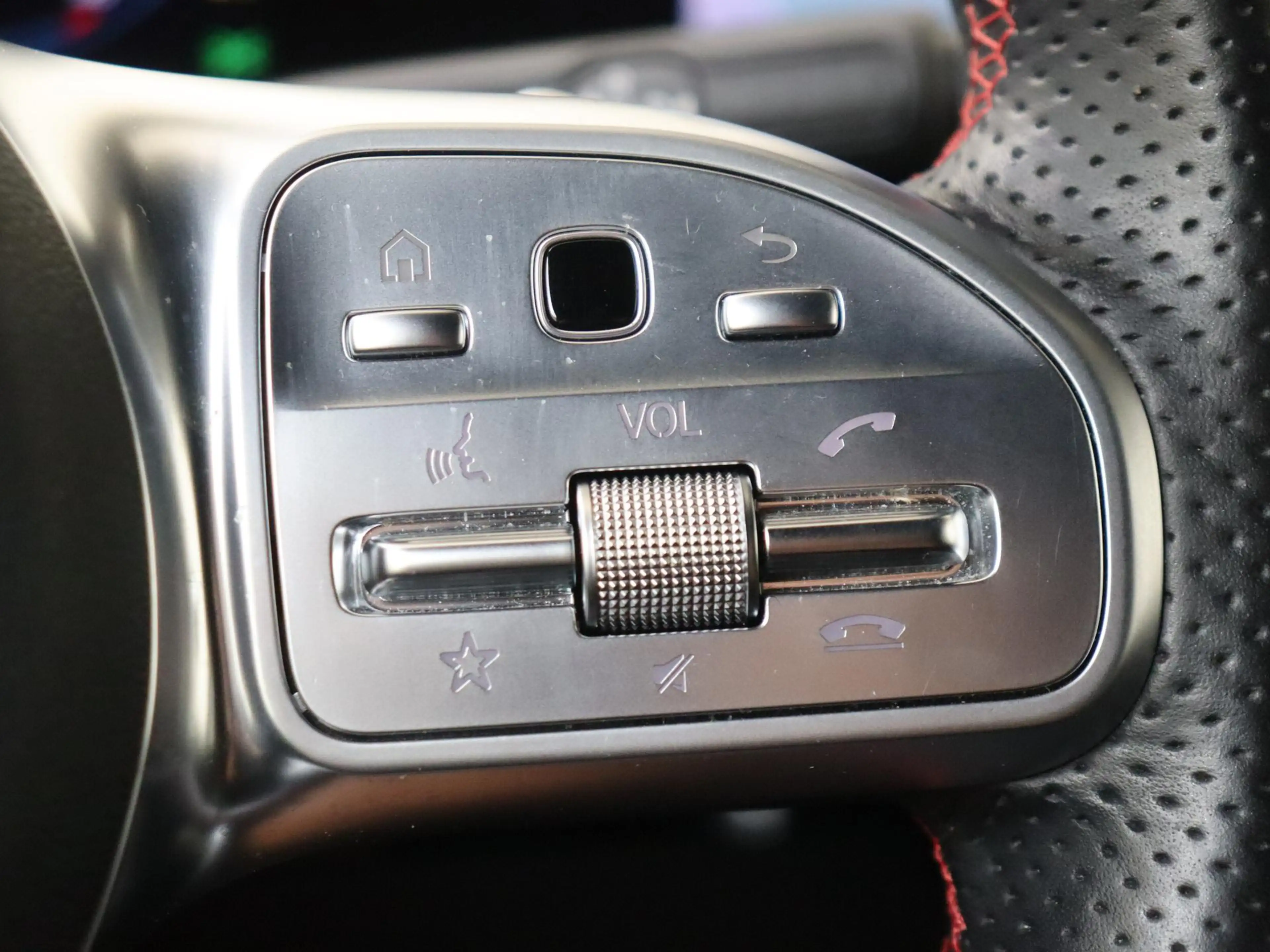 Mercedes-Benz B 180 Business Solution AMG — photo 13