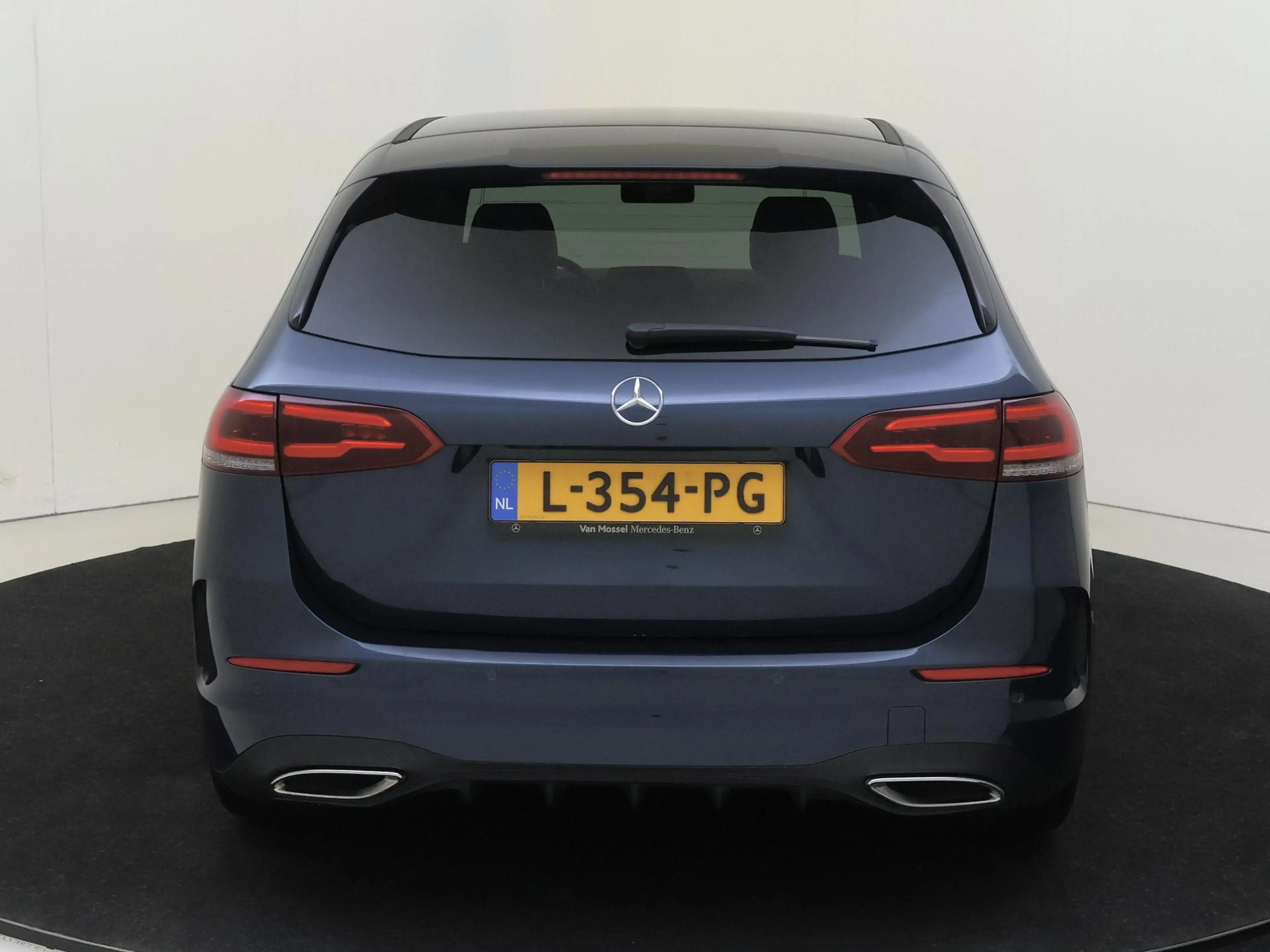 Mercedes-Benz B 180 Business Solution AMG — photo 7