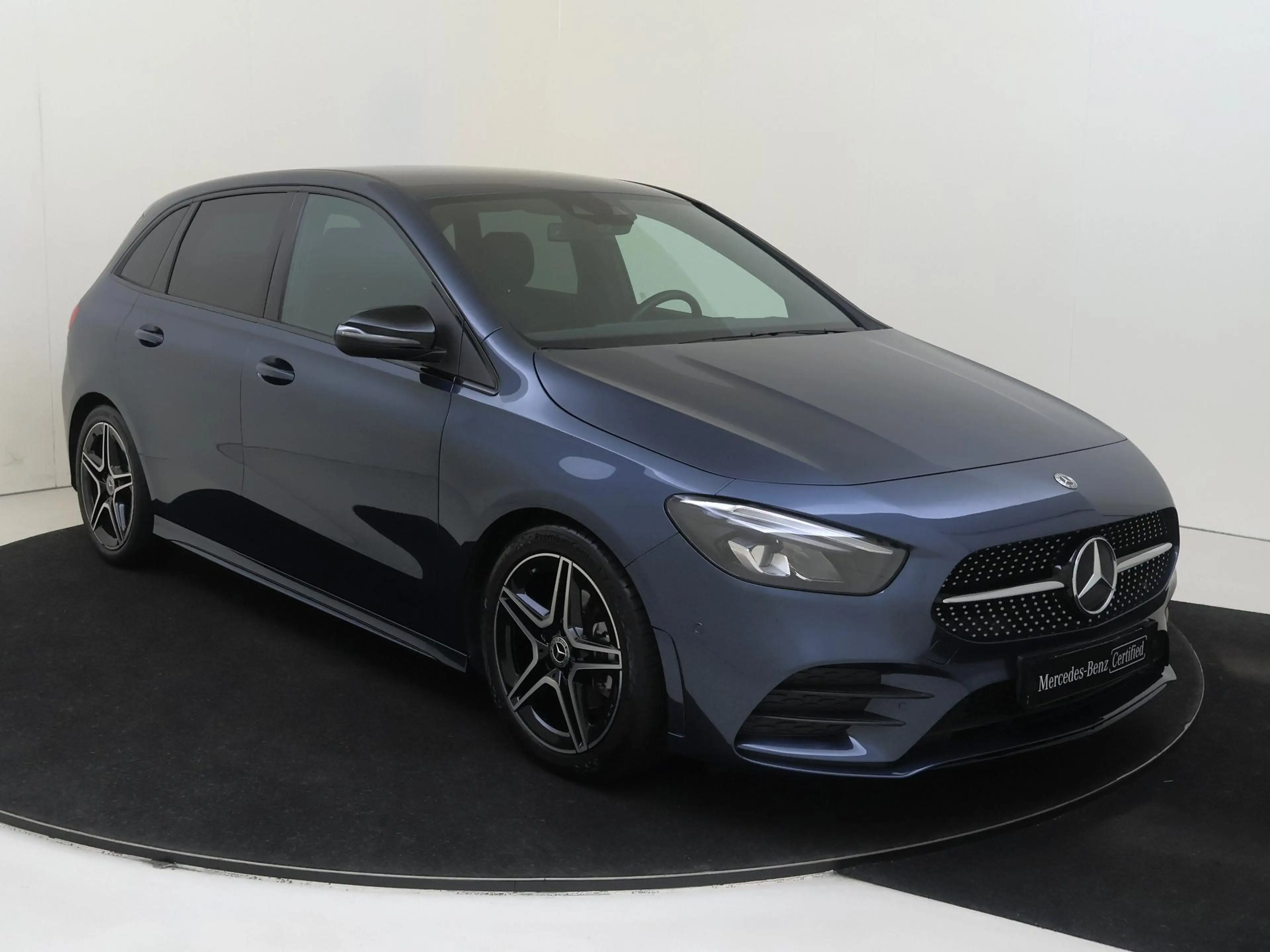 Mercedes-Benz B 180 Business Solution AMG — photo 2