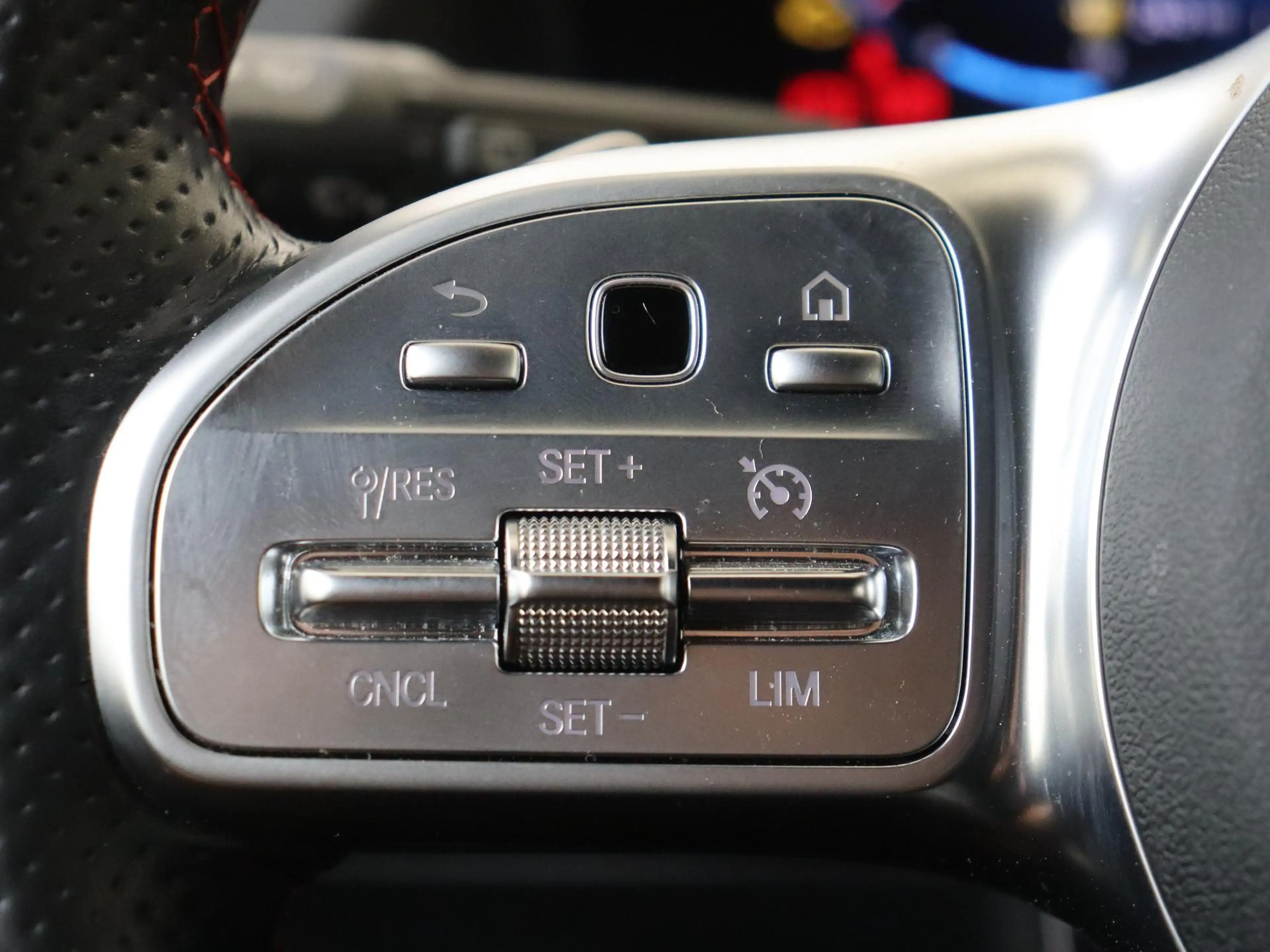 Mercedes-Benz B 180 Business Solution AMG — photo 12