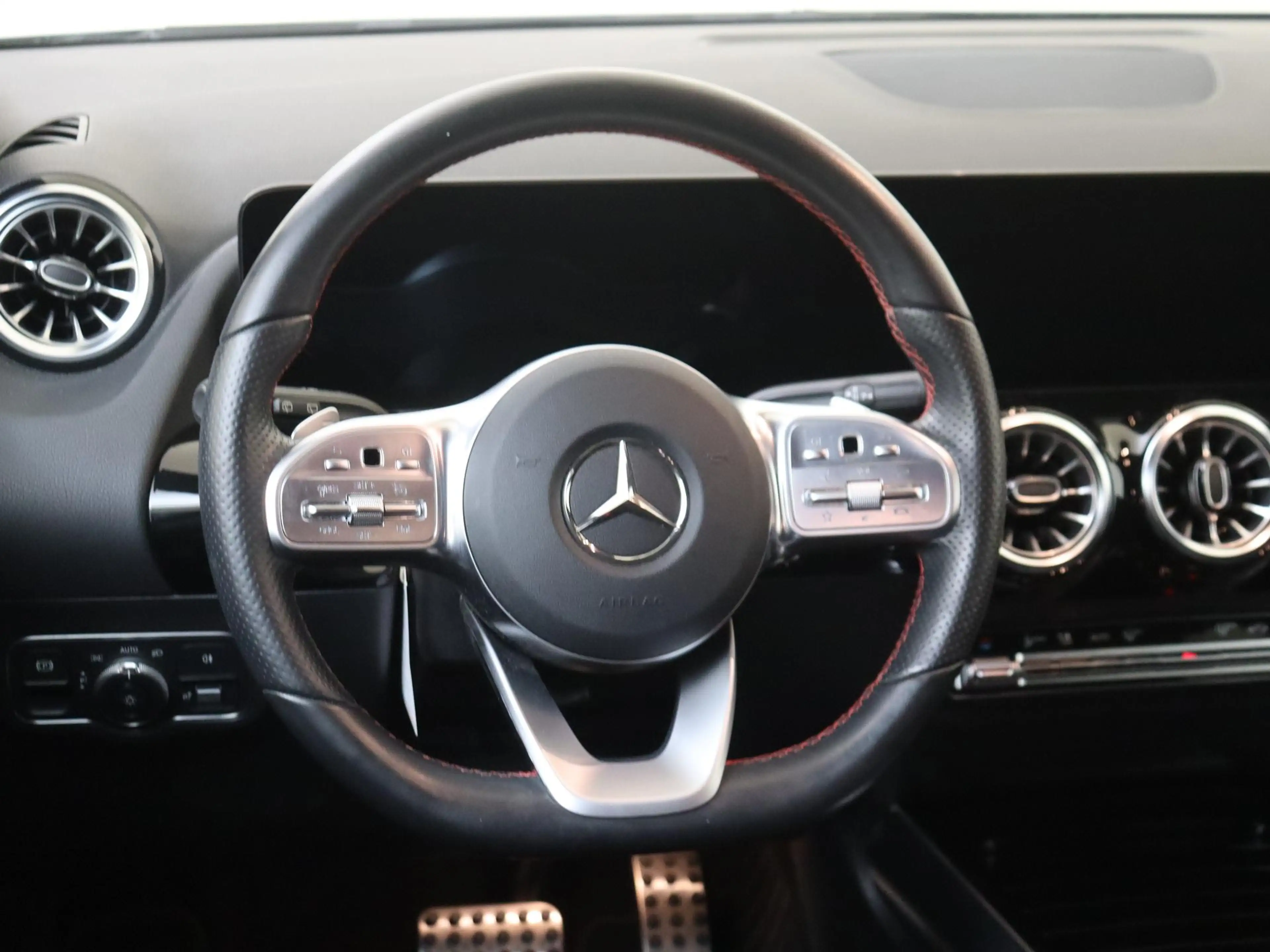 Mercedes-Benz B 180 Business Solution AMG — photo 10