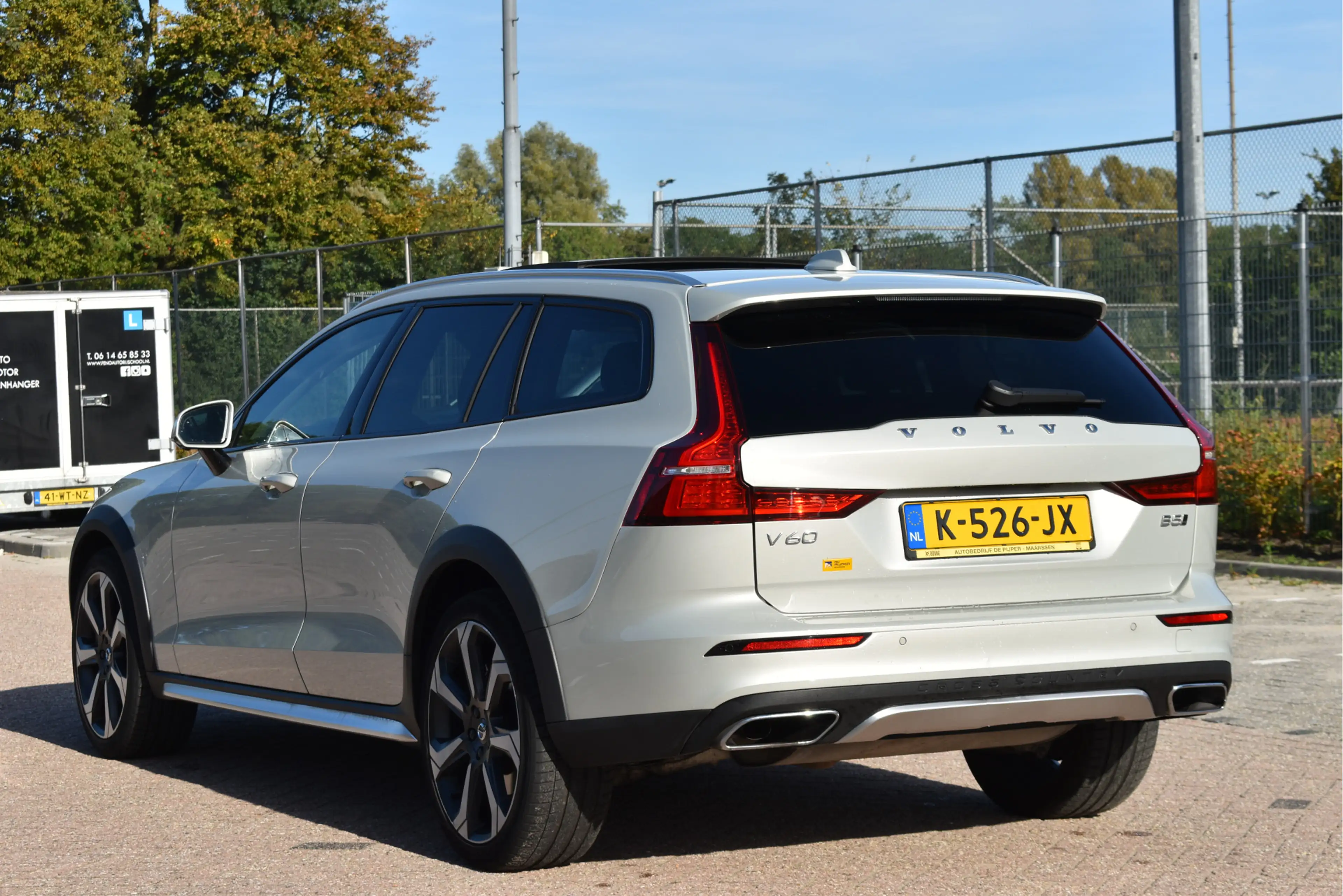 Volvo V60 Cross Country 2.0 B5 AWD Pro 265 pk Lounge Pack | NL-Auto | HUD — photo 3