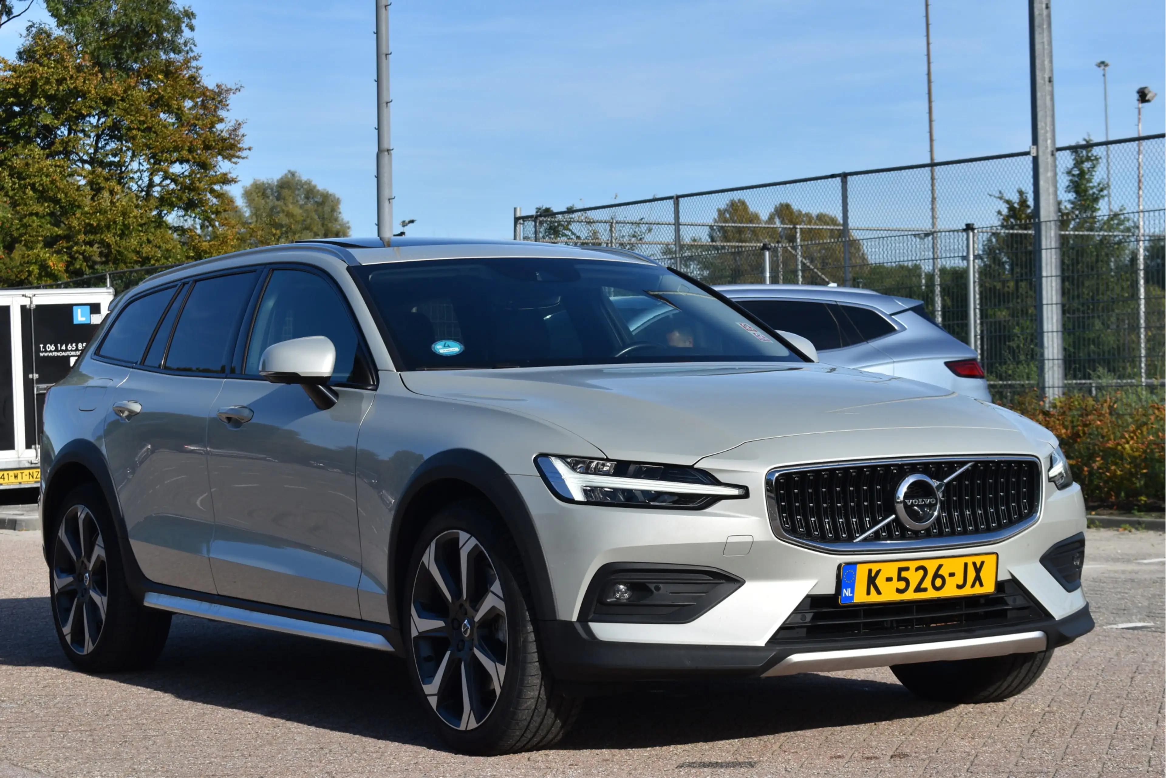 Volvo V60 Cross Country 2.0 B5 AWD Pro 265 pk Lounge Pack | NL-Auto | HUD — photo 5