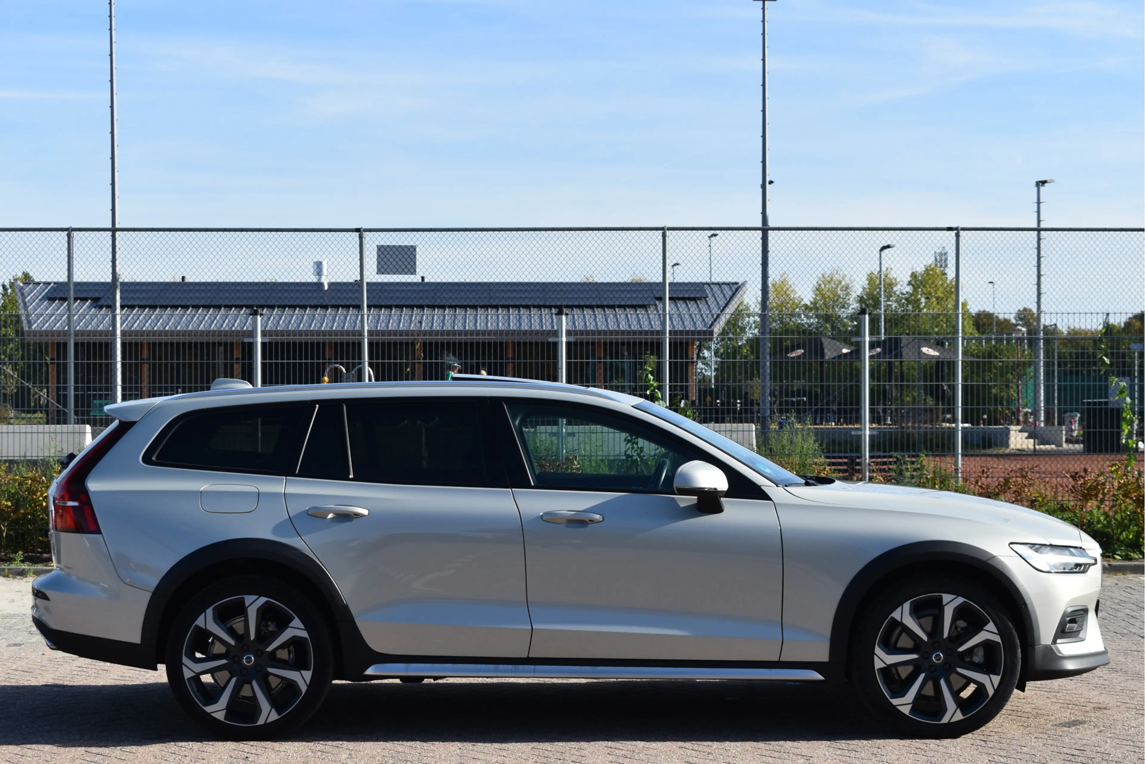 Volvo V60 Cross Country 2.0 B5 AWD Pro 265 pk Lounge Pack | NL-Auto | HUD — photo 6