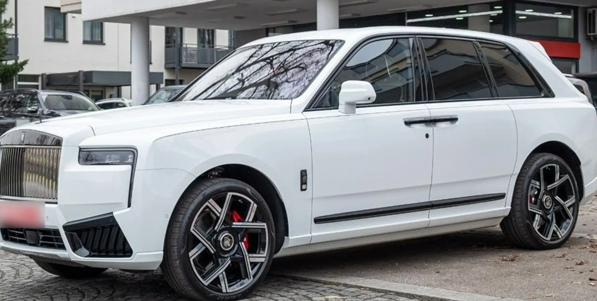 Rolls-Royce Cullinan Blanc - 2