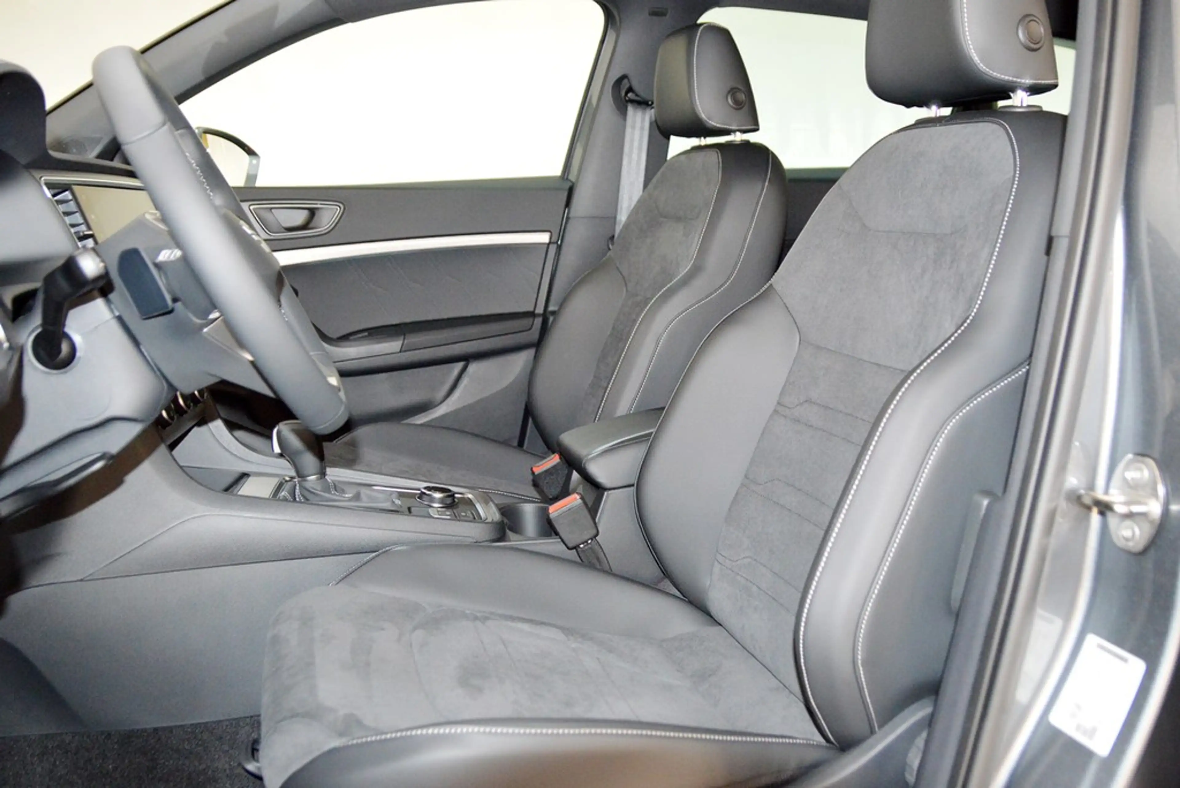 SEAT Ateca 1.5 TSI ACT DSG Xcellence LED*NAV*ACC*SHZ*VIRTU... — photo 9