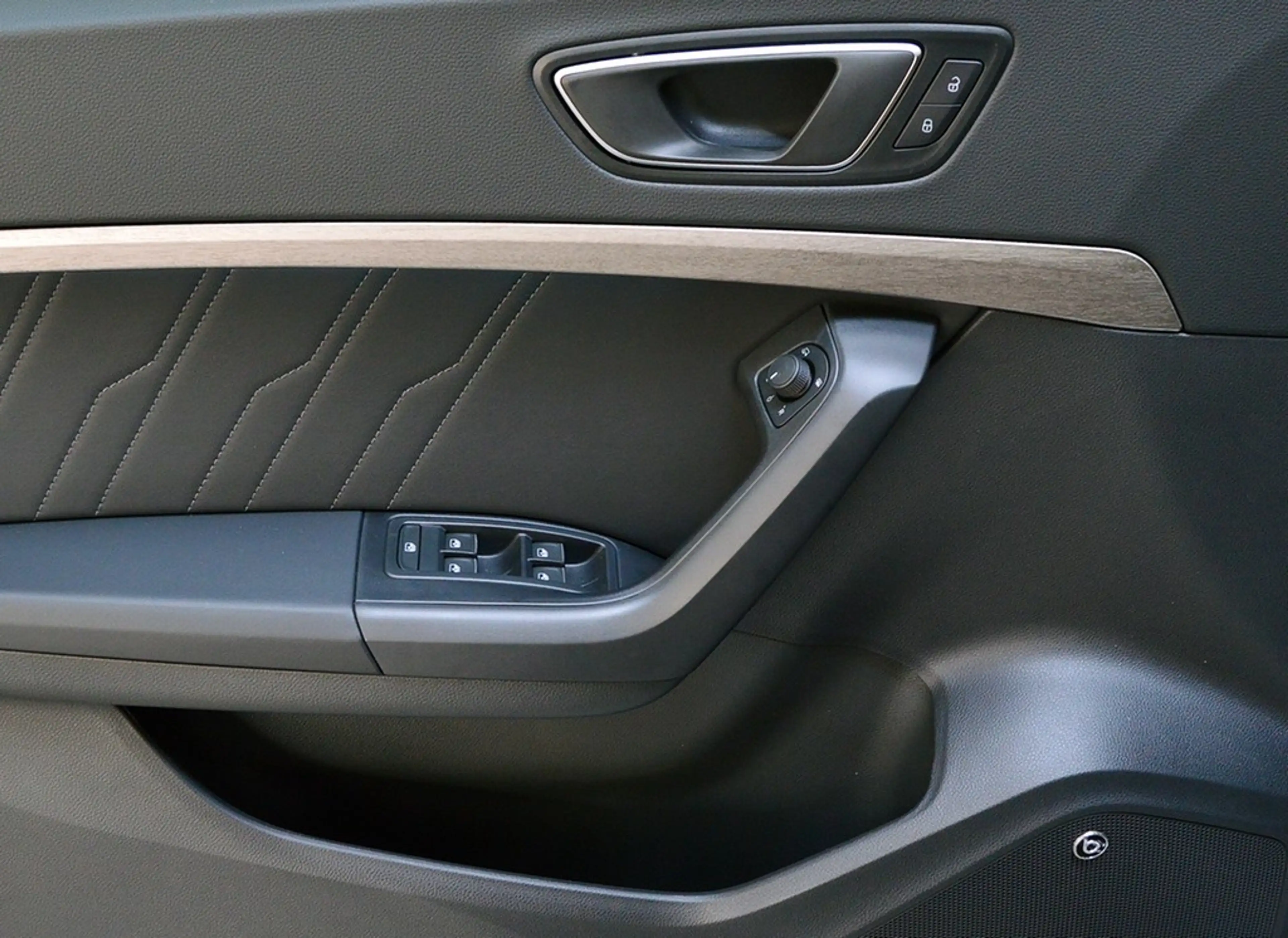 SEAT Ateca 1.5 TSI ACT DSG Xcellence LED*NAV*ACC*SHZ*VIRTU... — photo 7