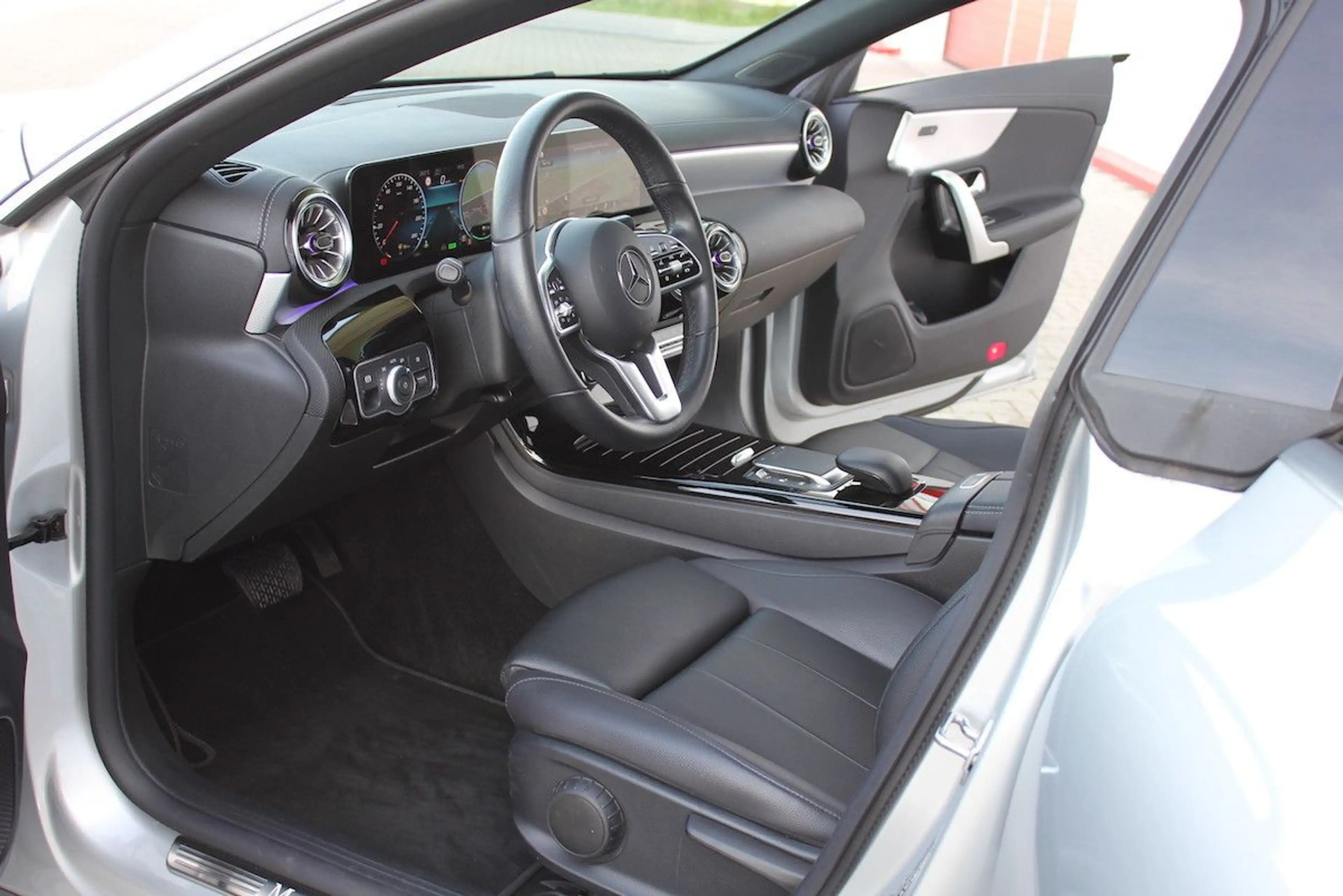 Mercedes-Benz CLA 250 e Coupé Cp EQ Plug-In ACC 23.013 € NETTO — photo 5