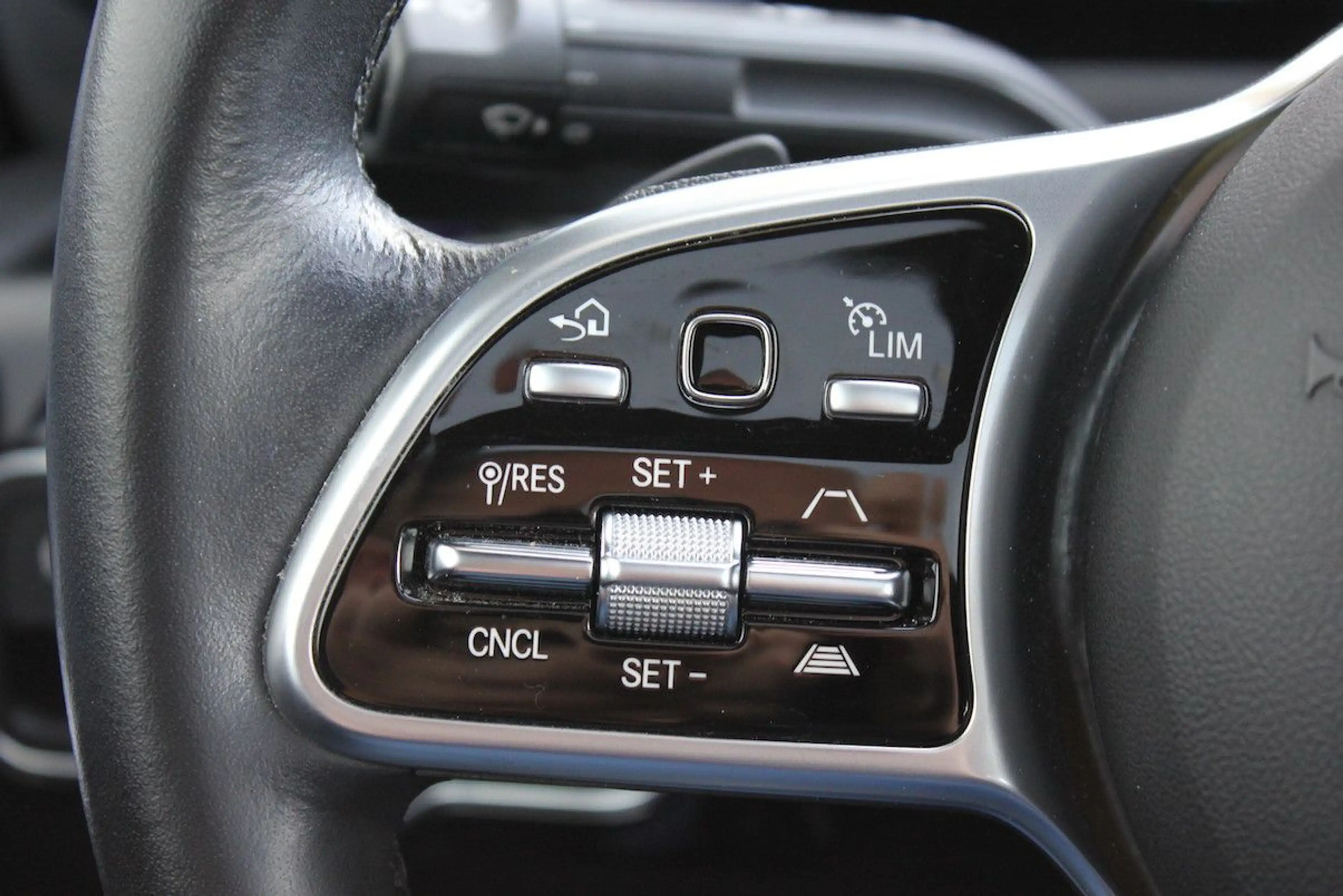 Mercedes-Benz CLA 250 e Coupé Cp EQ Plug-In ACC 23.013 € NETTO — photo 13