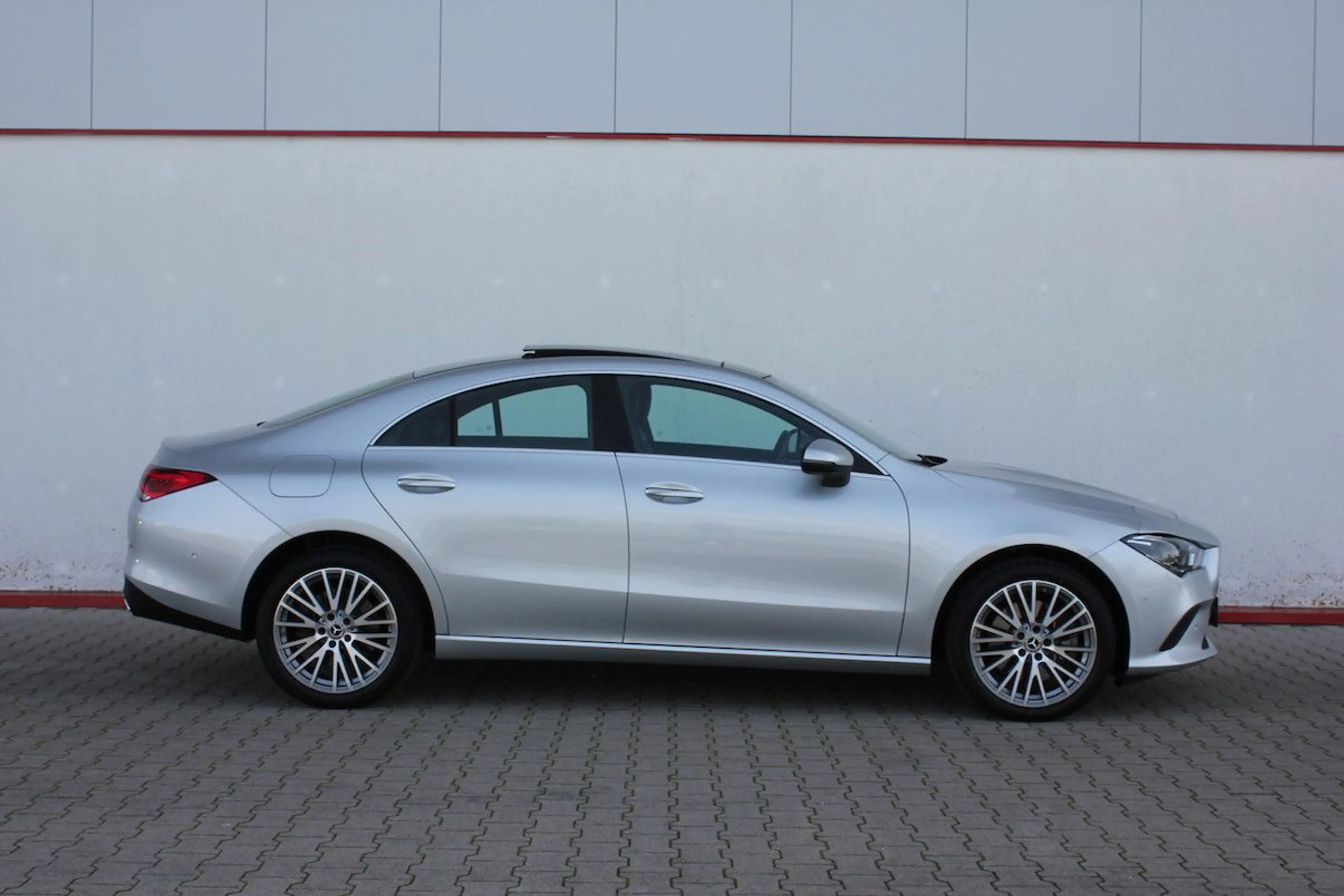 Mercedes-Benz CLA 250 e Coupé Cp EQ Plug-In ACC 23.013 € NETTO — photo 3