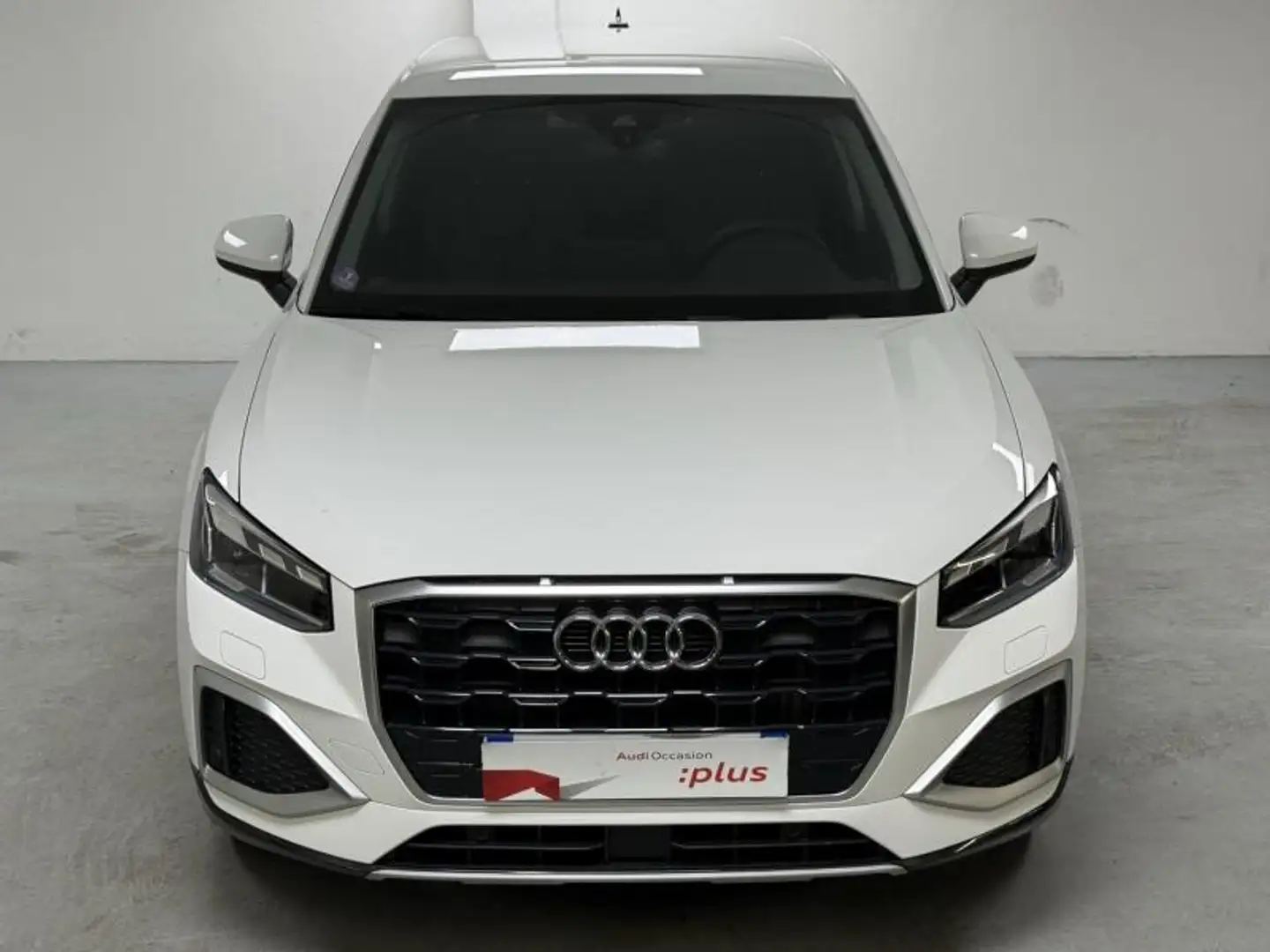 Audi Q2 35 TFSI 150ch Design Luxe S tronic 7 Blanc - 2