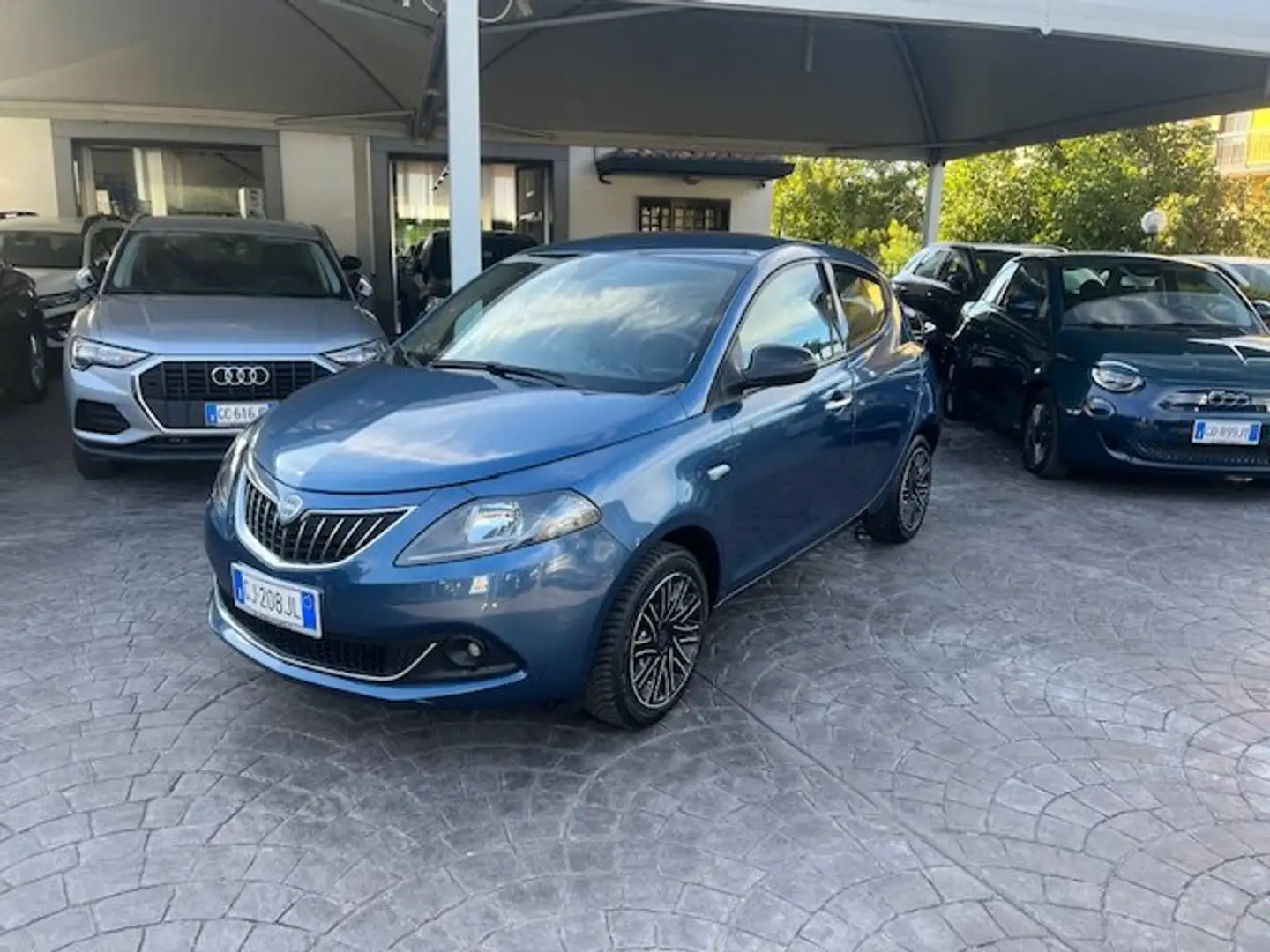 Lancia Ypsilon 1.0 firefly hybrid Gold Blu/Azzurro - 2