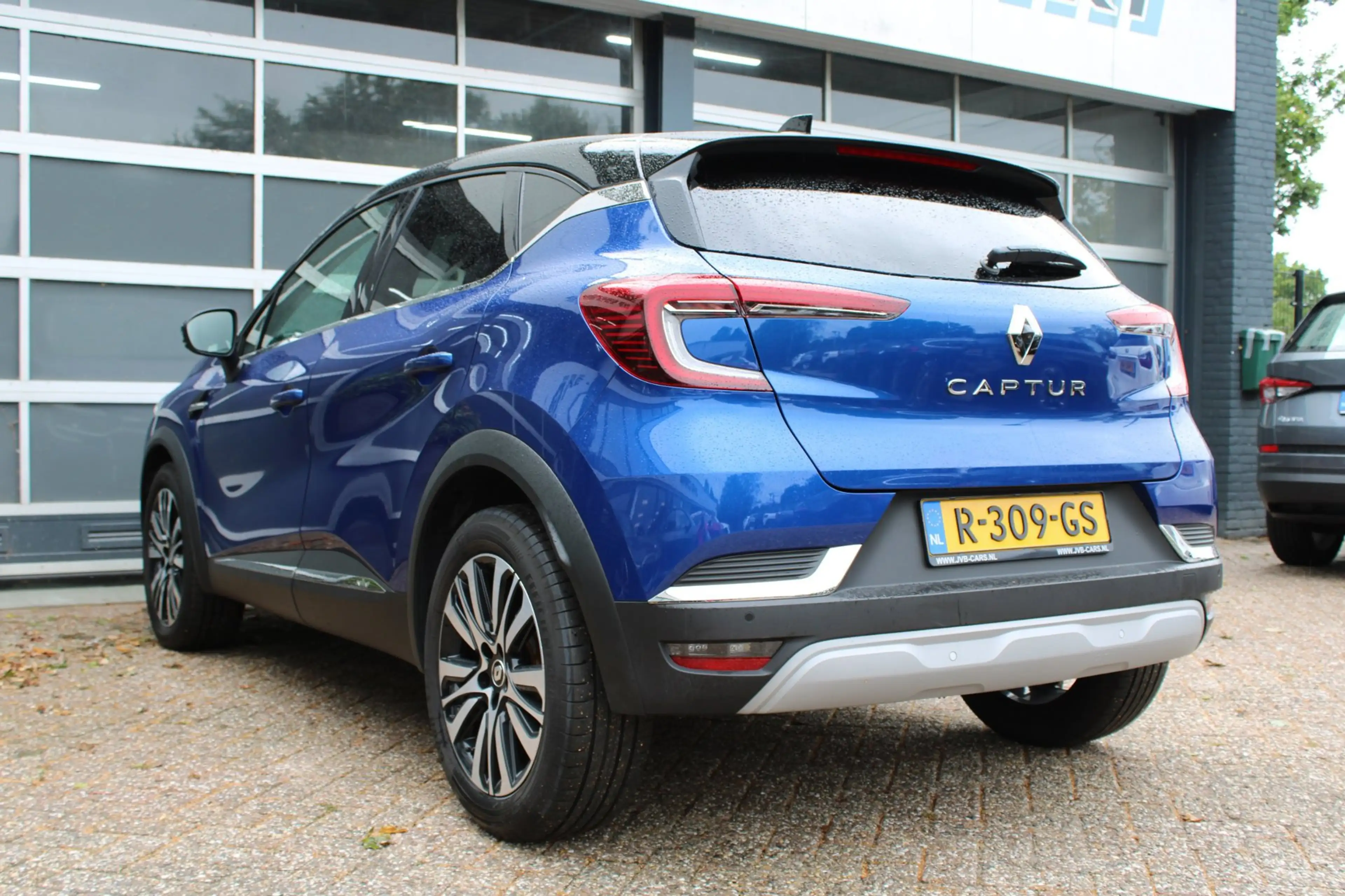 Renault Captur 1.3 TCe 140 Initiale Paris — photo 9