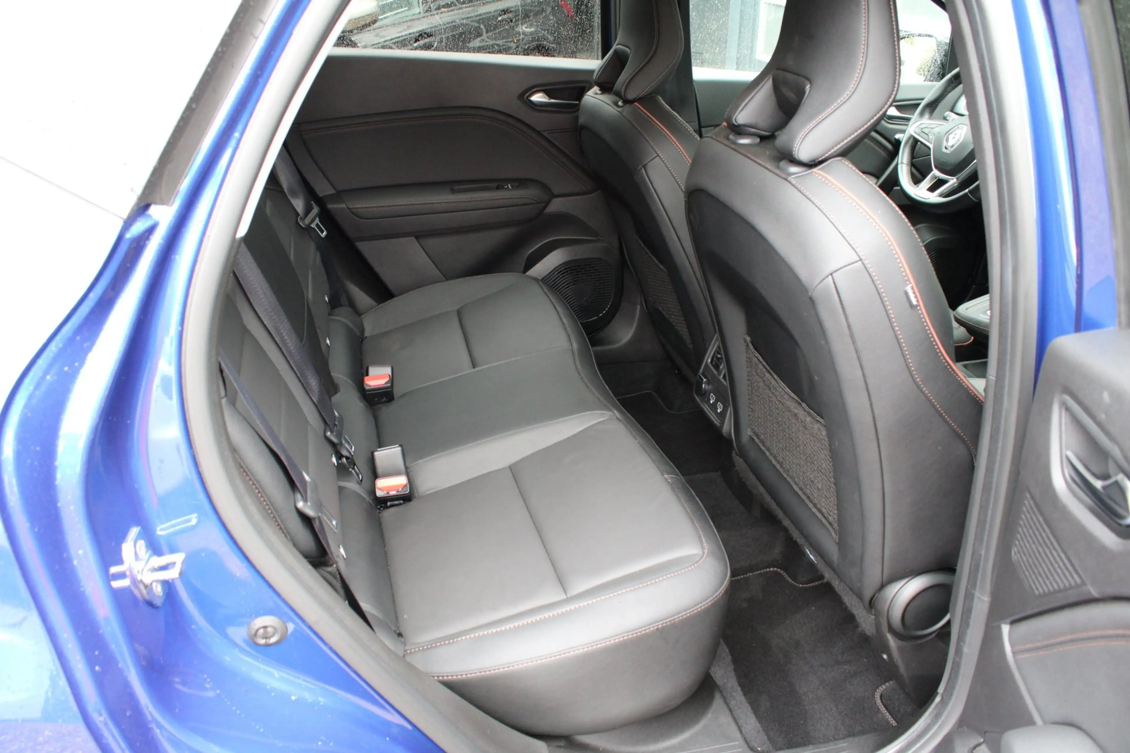 Renault Captur 1.3 TCe 140 Initiale Paris — photo 11