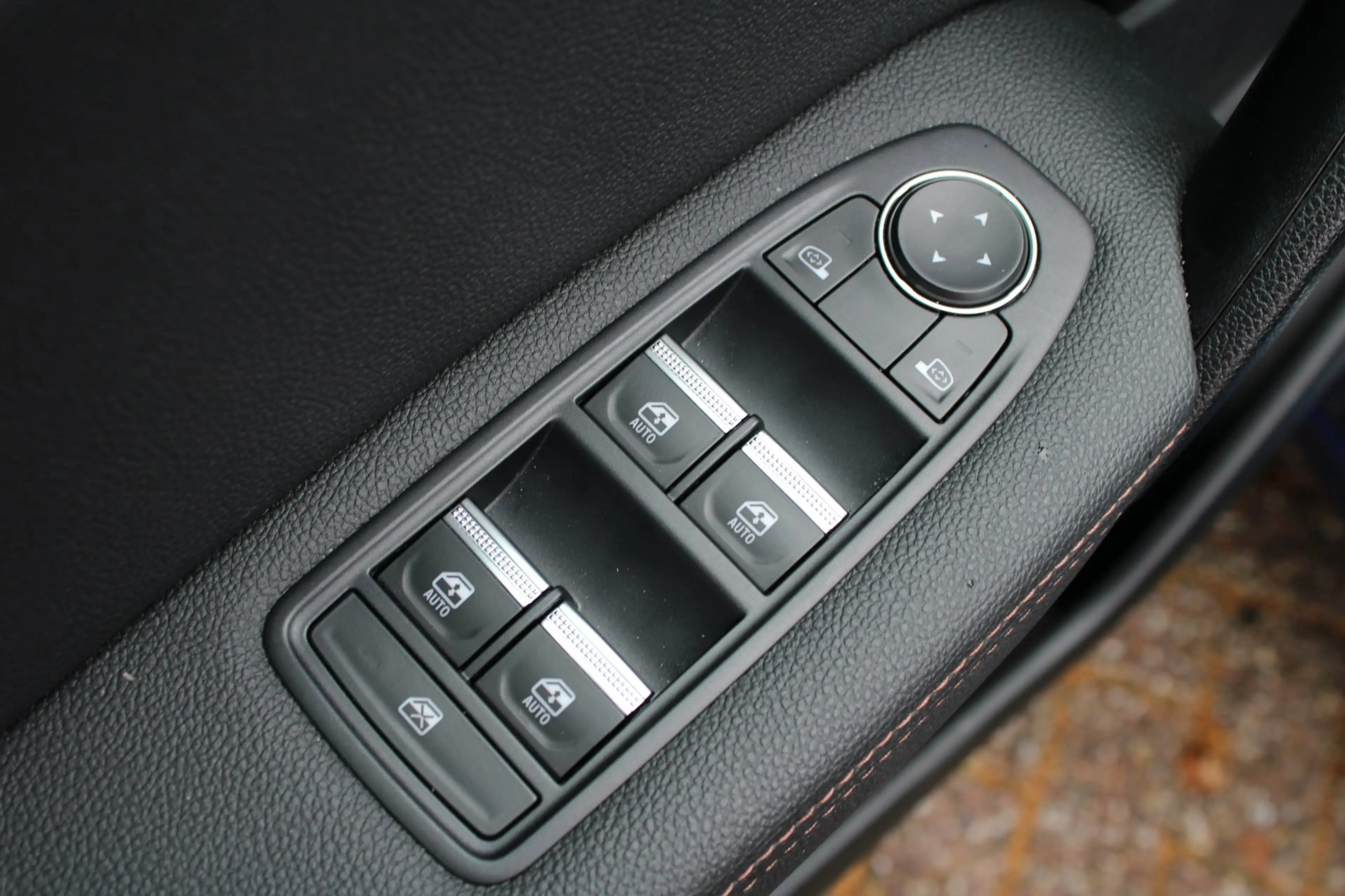 Renault Captur 1.3 TCe 140 Initiale Paris — photo 17