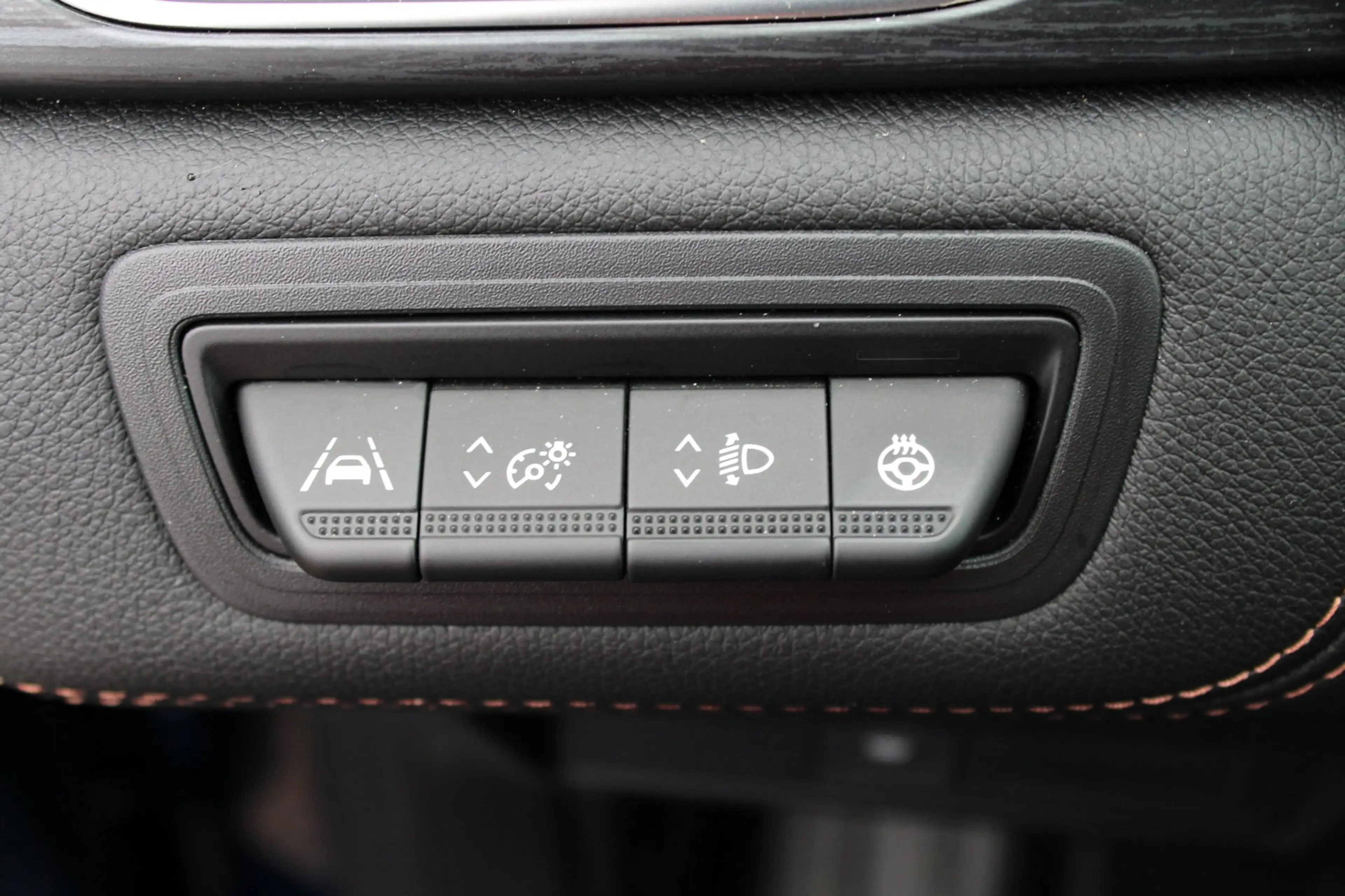 Renault Captur 1.3 TCe 140 Initiale Paris — photo 21