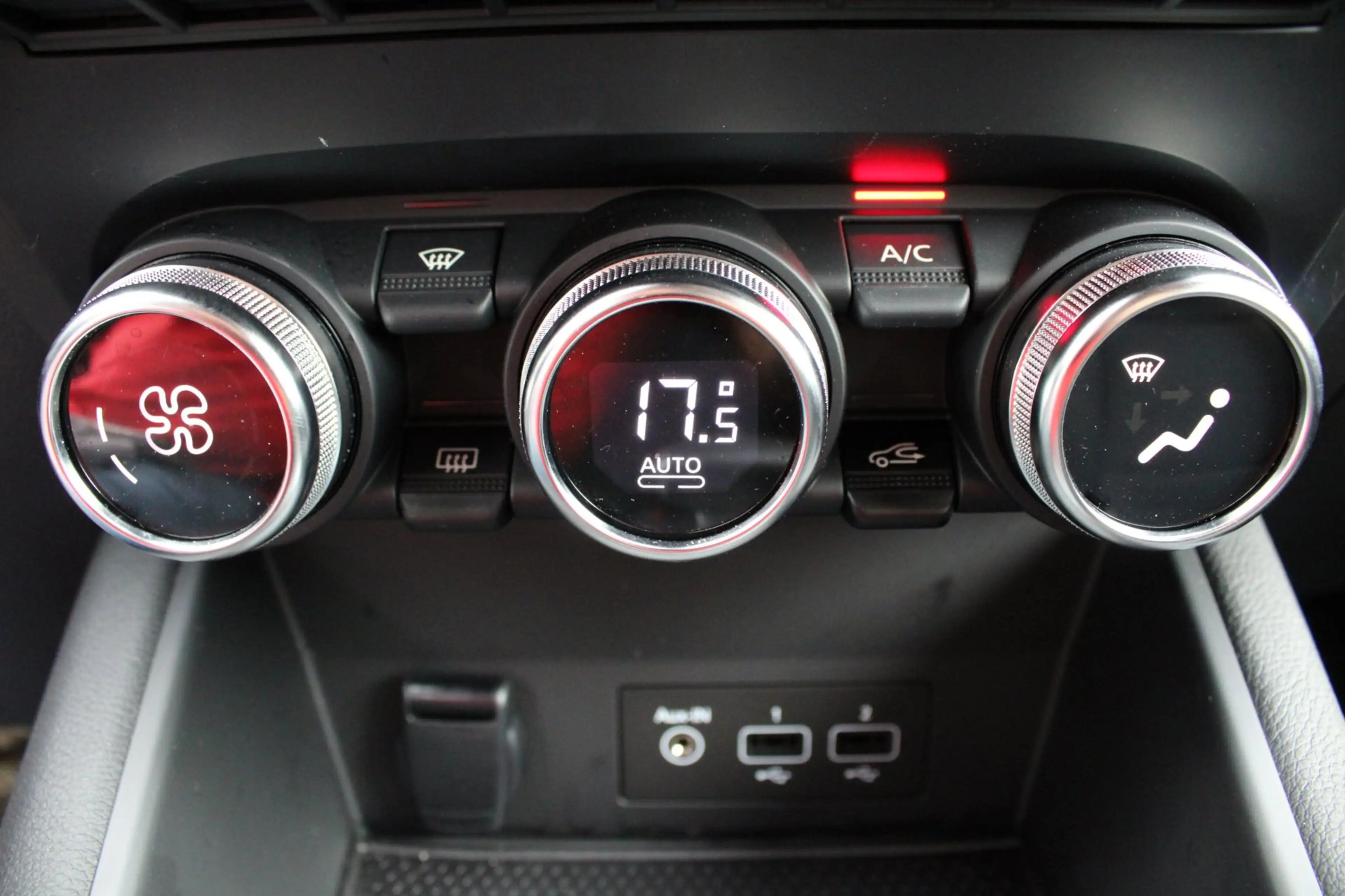Renault Captur 1.3 TCe 140 Initiale Paris — photo 23