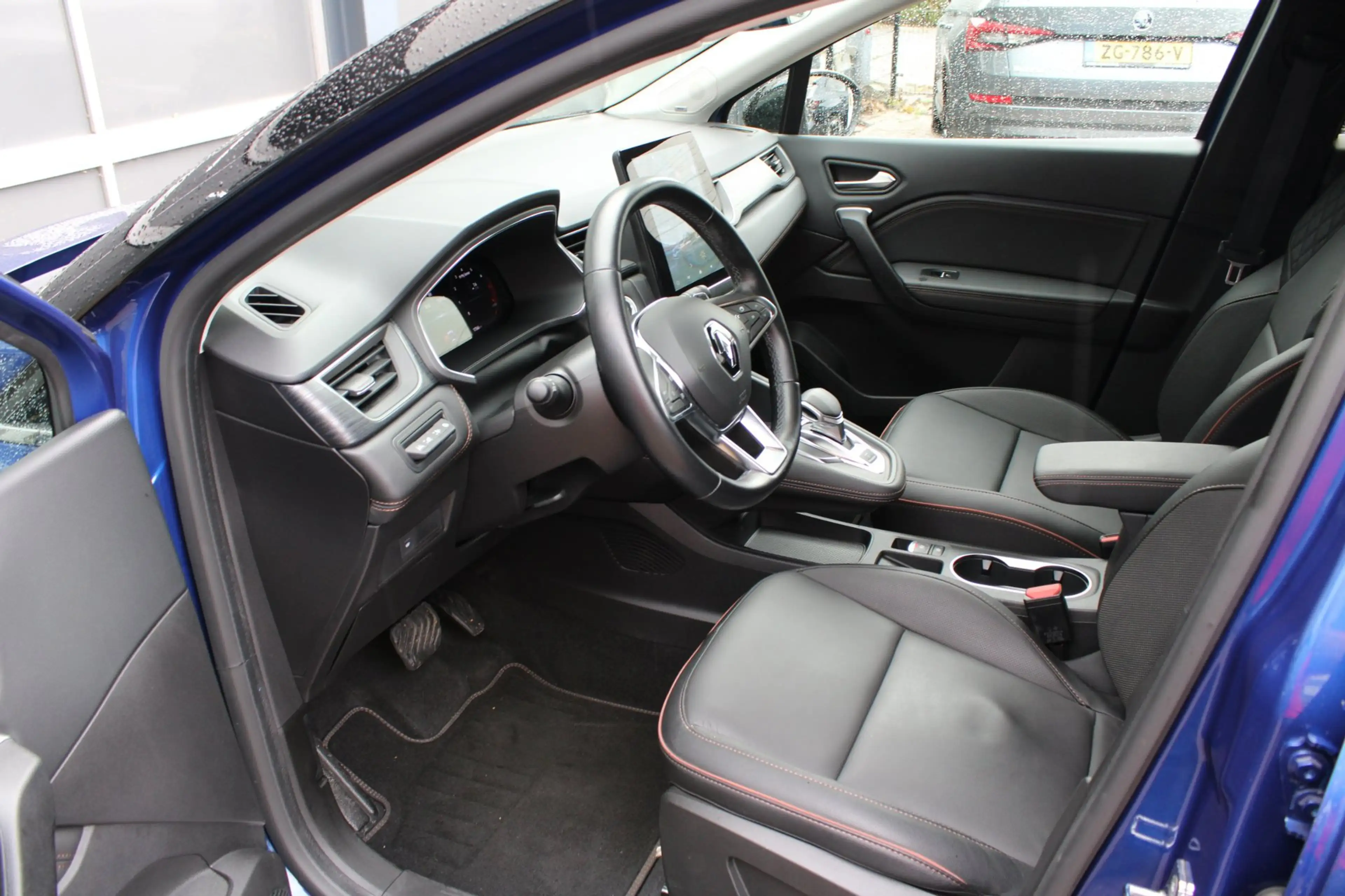 Renault Captur 1.3 TCe 140 Initiale Paris — photo 12