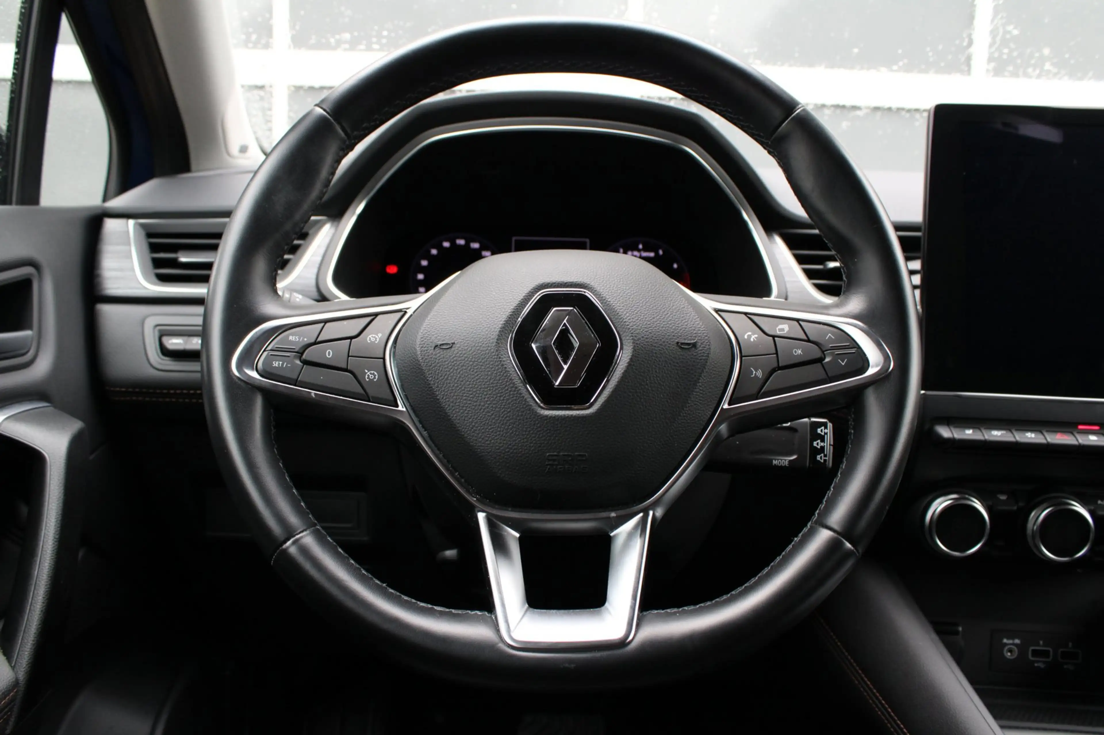 Renault Captur 1.3 TCe 140 Initiale Paris — photo 18