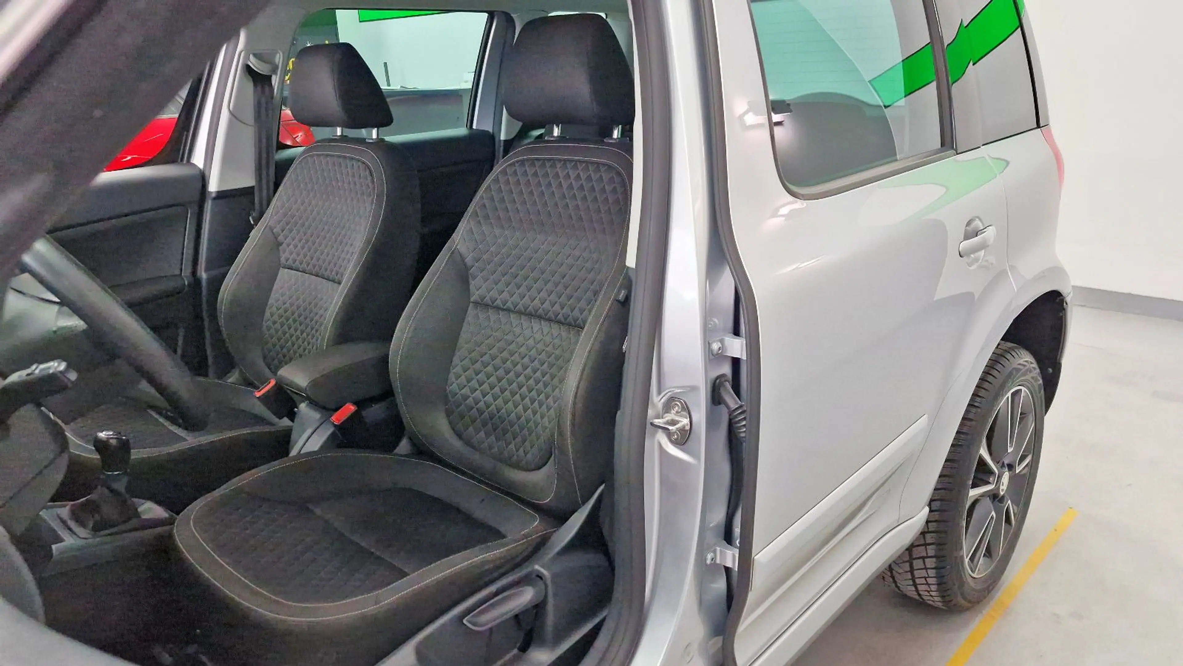 Skoda Yeti 2,0 TDI Drive 4x4 - AHK — photo 8