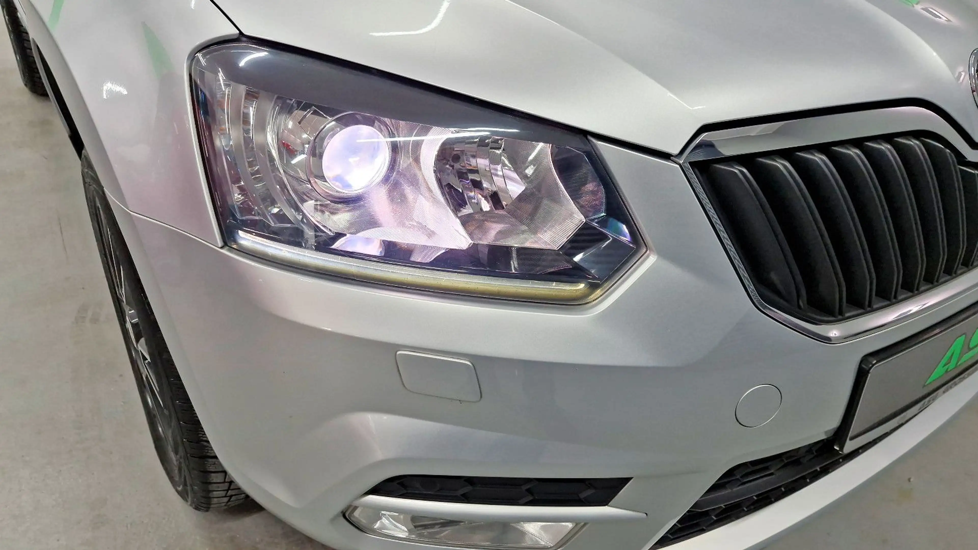 Skoda Yeti 2,0 TDI Drive 4x4 - AHK — photo 3