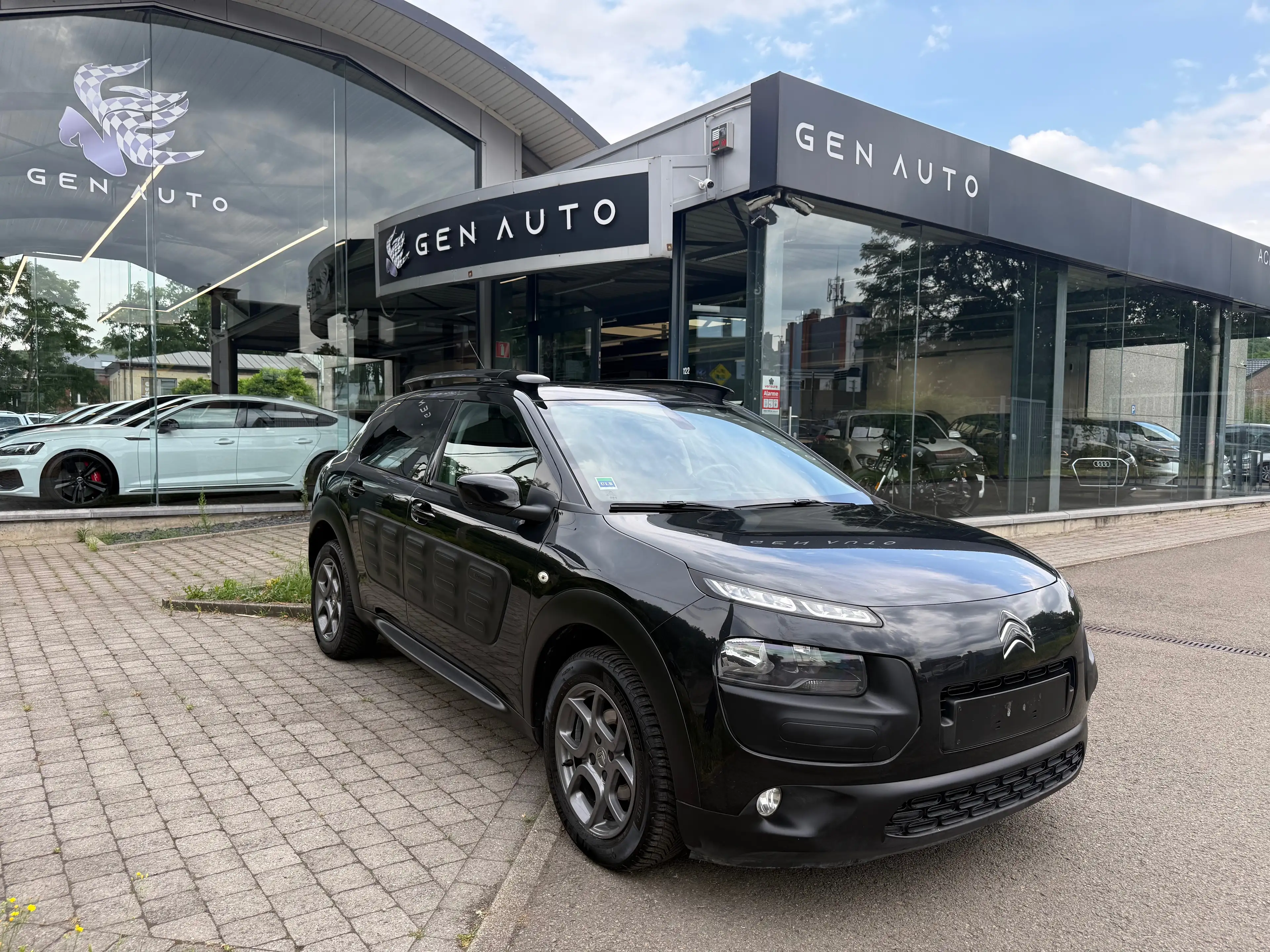 Citroen C4 Cactus 1.6 BlueHDi Shine Edition Midnight GPS Camera Led * 12 MOIS GARANTIE *
