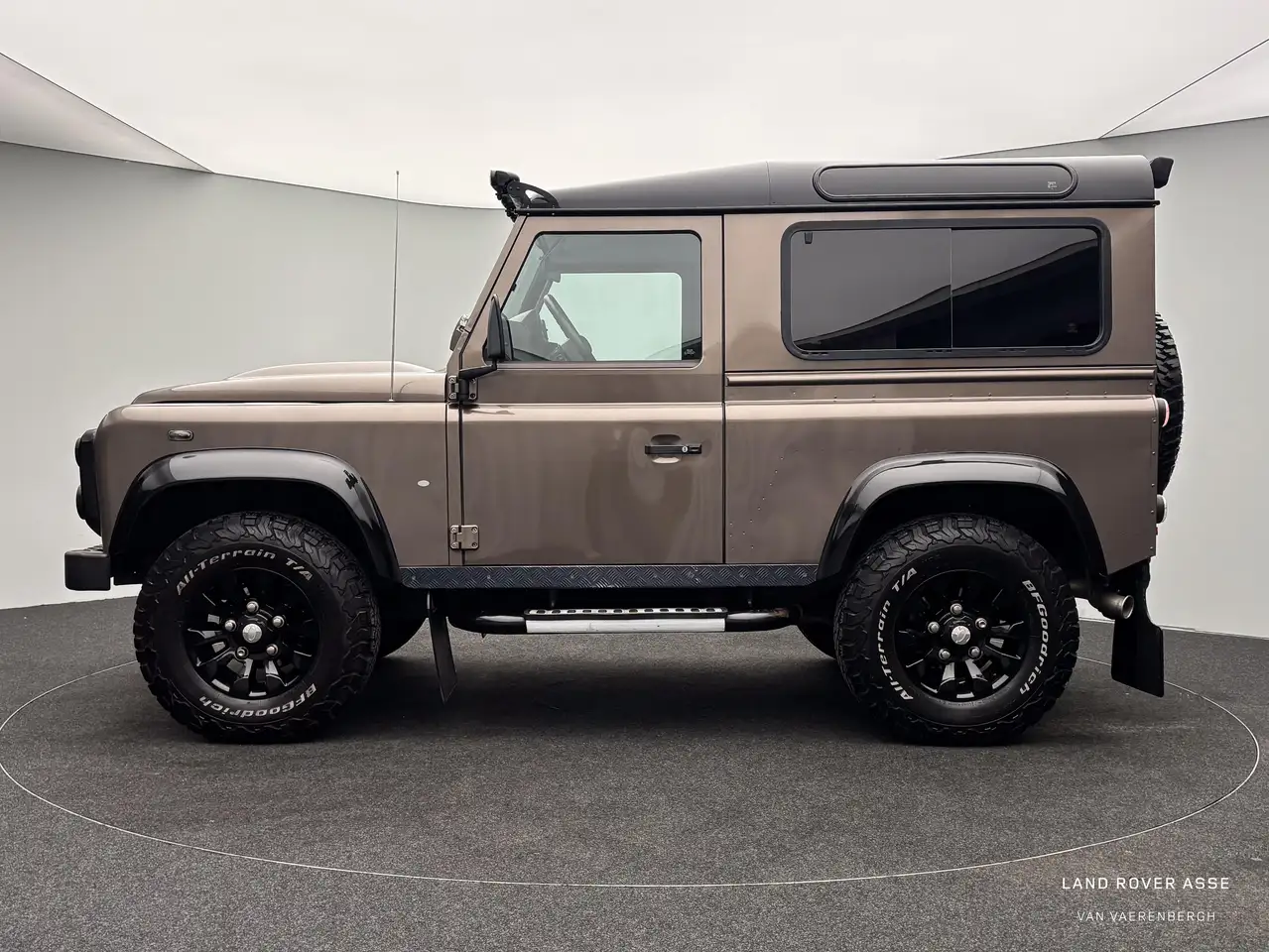 Land Rover Defender 90/ DEFENDER EXCLUSIVE/ LICHTE VRACHT — foto 6