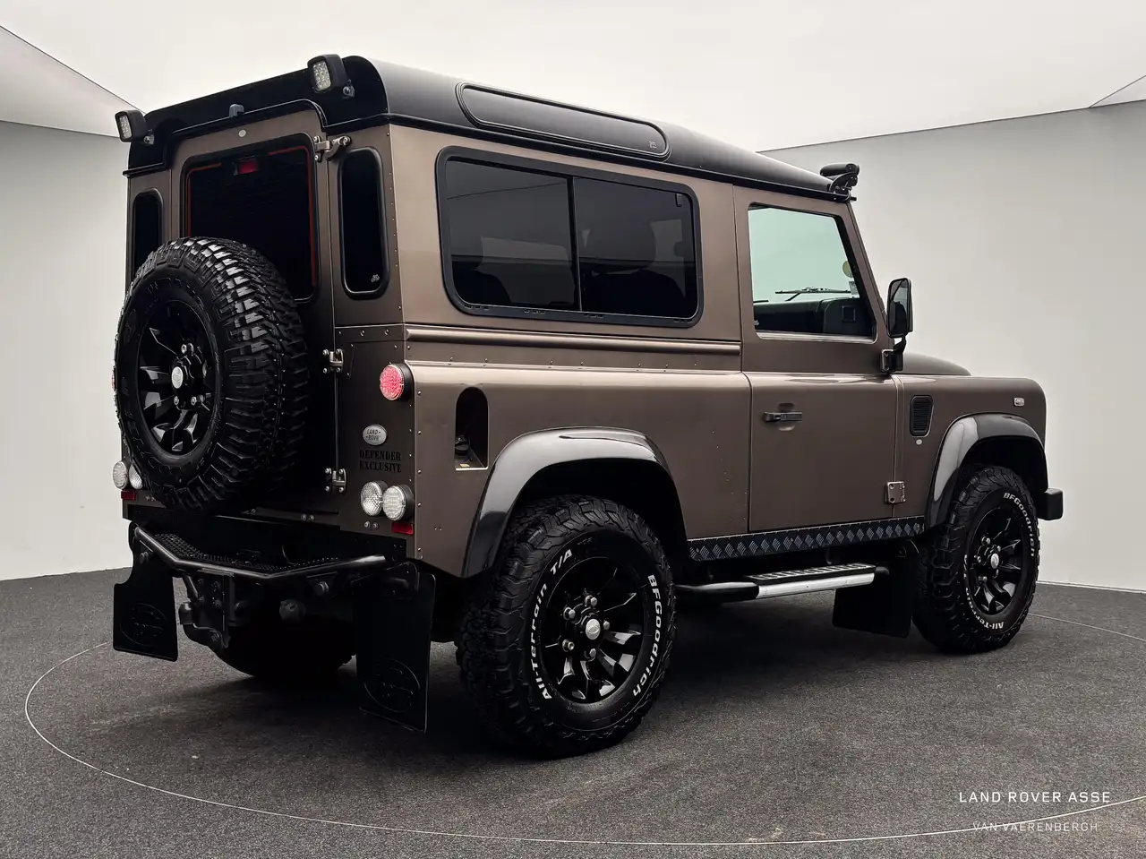 Land Rover Defender 90/ DEFENDER EXCLUSIVE/ LICHTE VRACHT — foto 2