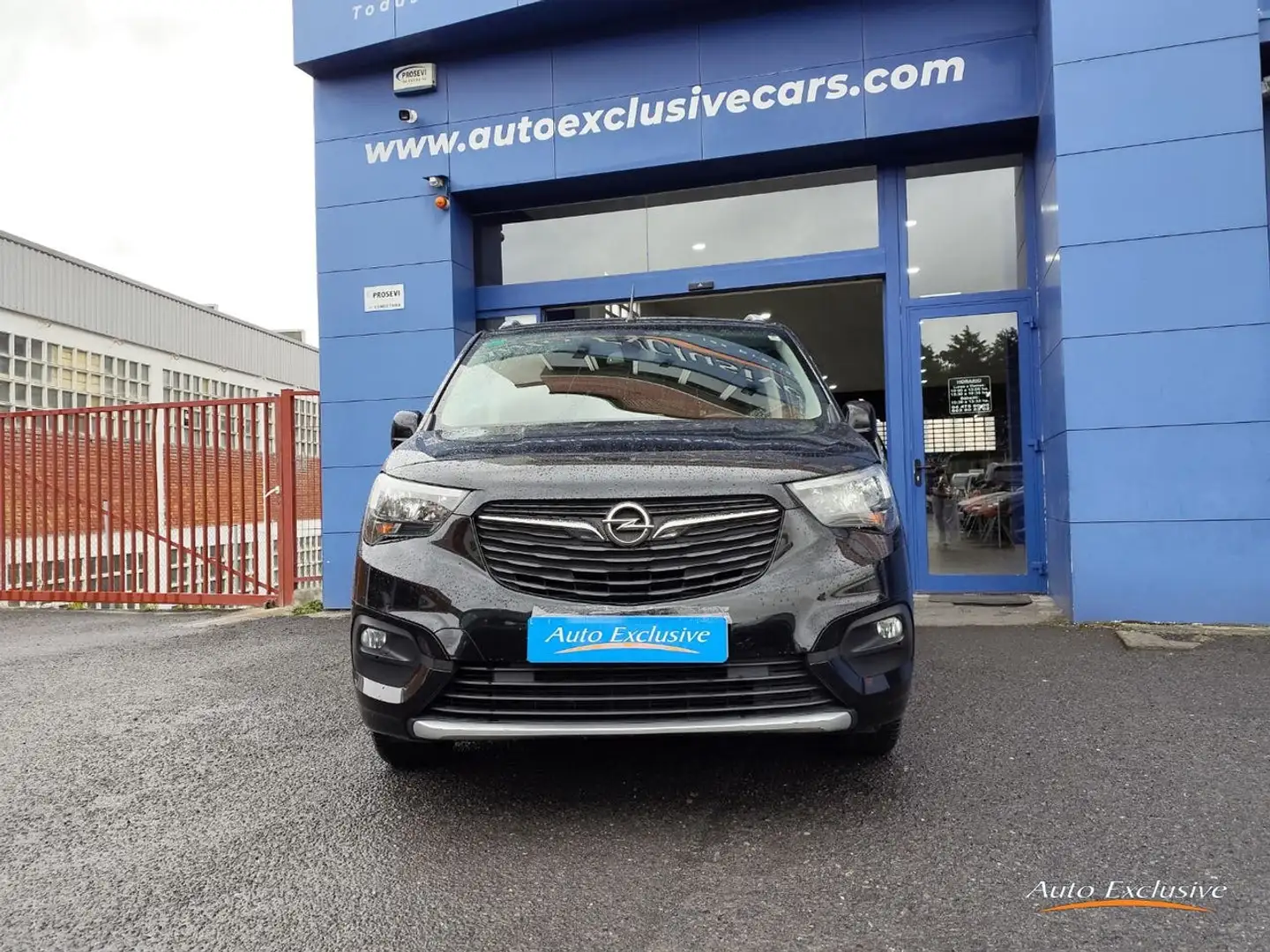 Opel Combo Life 1.5 TD 96kW 130CV SS Selective L Negro - 2