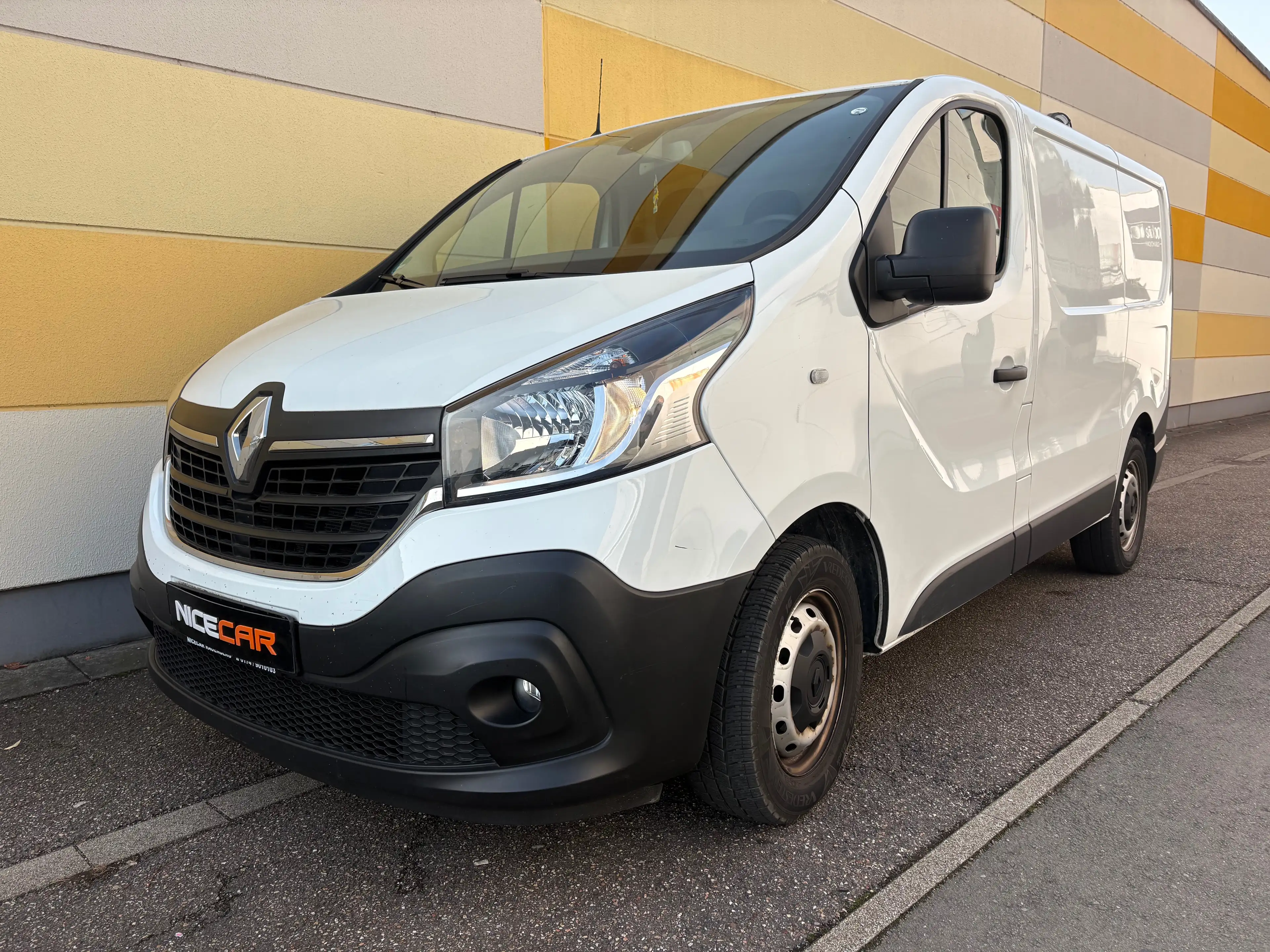 Renault Trafic ENERGY dci 120 L1H1 2,8t Komfort RückfahrKamera 3 Sitzer
