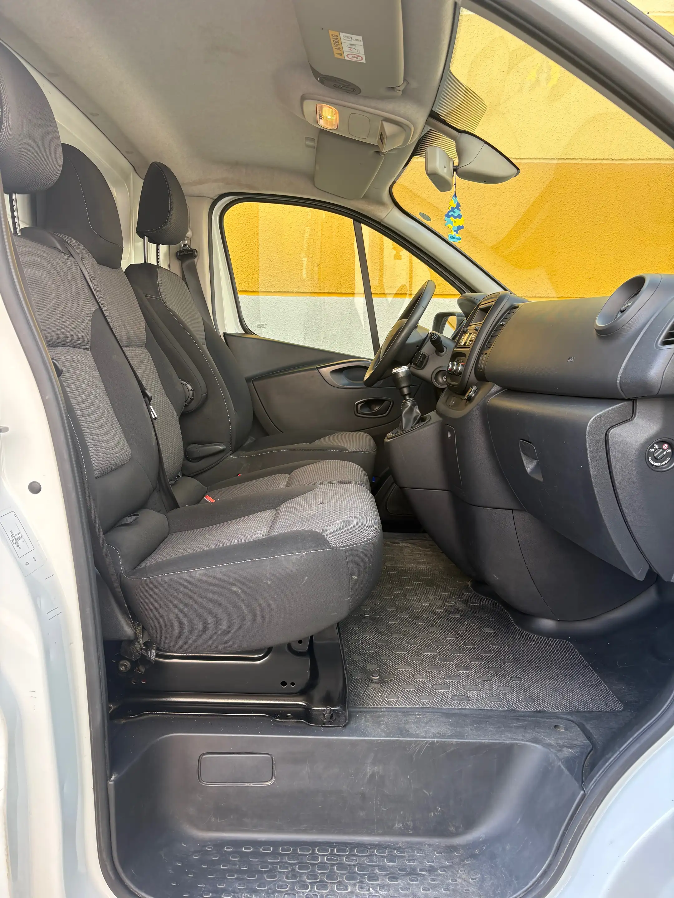 Renault Trafic ENERGY dci 120 L1H1 2,8t Komfort RückfahrKamera 3 Sitzer — photo 12