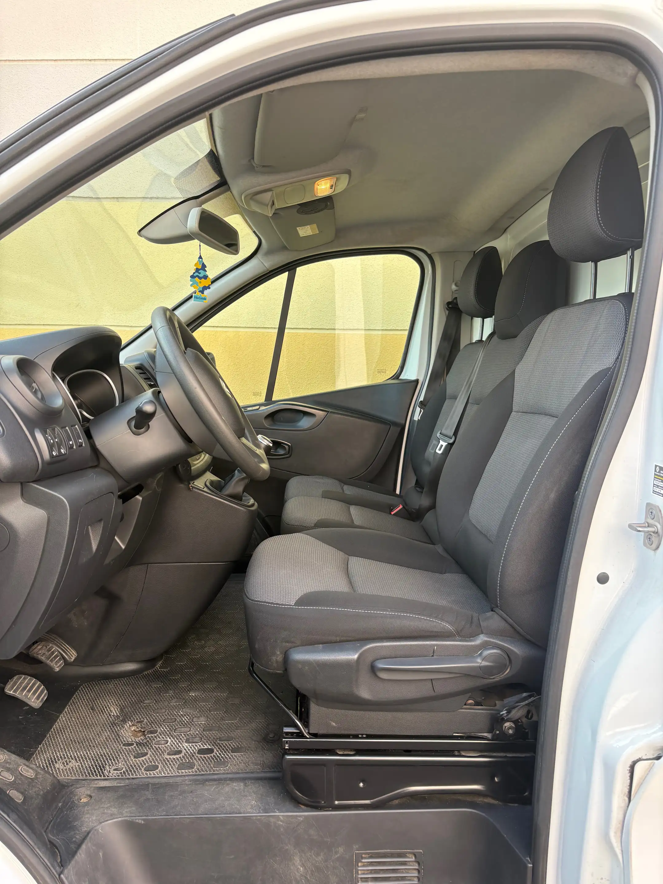 Renault Trafic ENERGY dci 120 L1H1 2,8t Komfort RückfahrKamera 3 Sitzer — photo 14