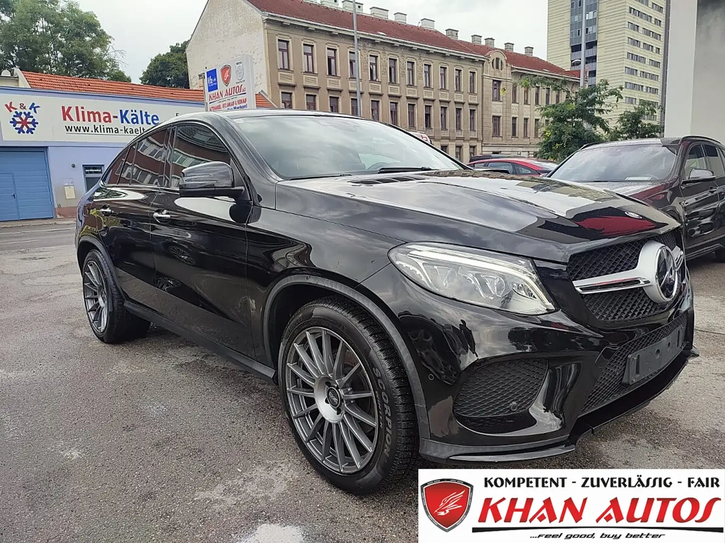 Mercedes-Benz GLE 350 d 4Matic Aut.*AMG Paket* Schwarz - 1