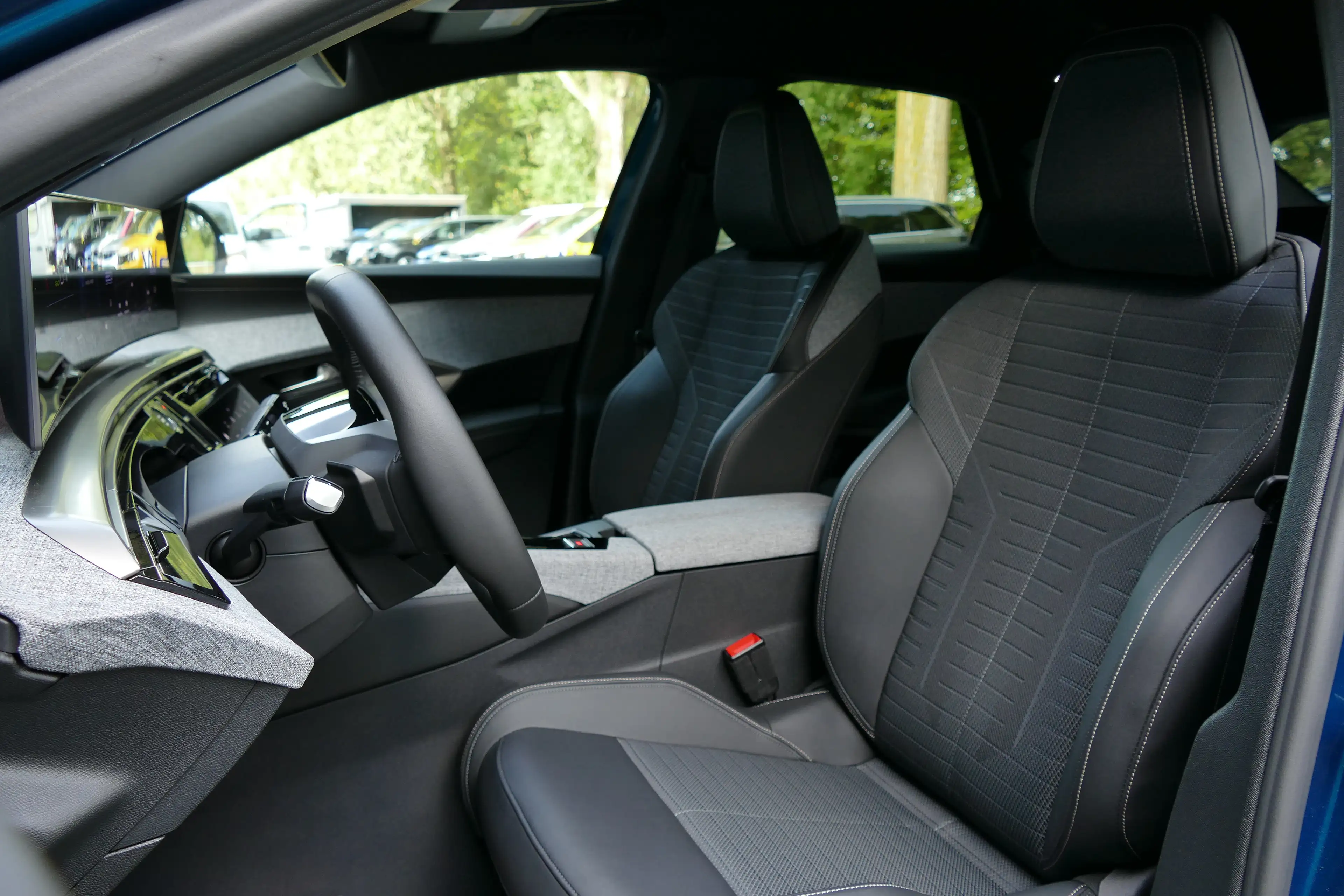 Peugeot 3008 e-3008 73KWH 210PK ALLURE / CAMERA / FULL-LED / KE — photo 14