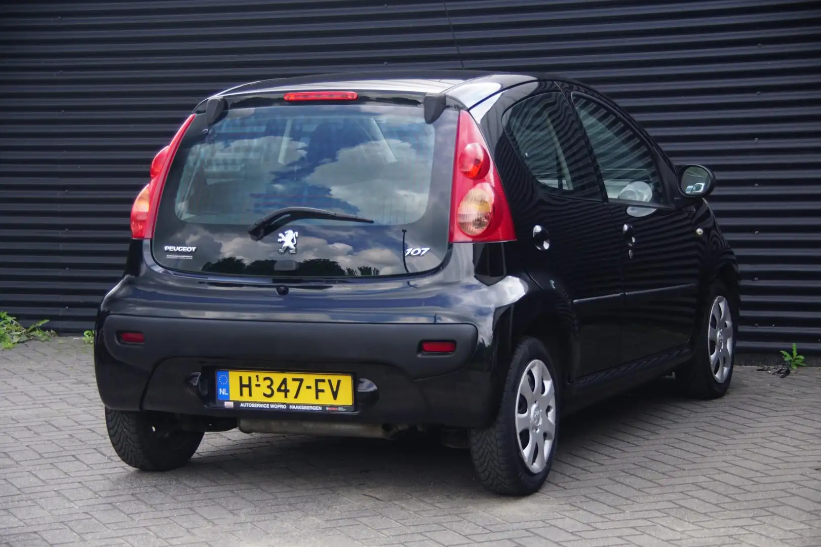 Peugeot 107 1.0-12V XR | Airco | Toerenteller | 5drs | Чорний - 2