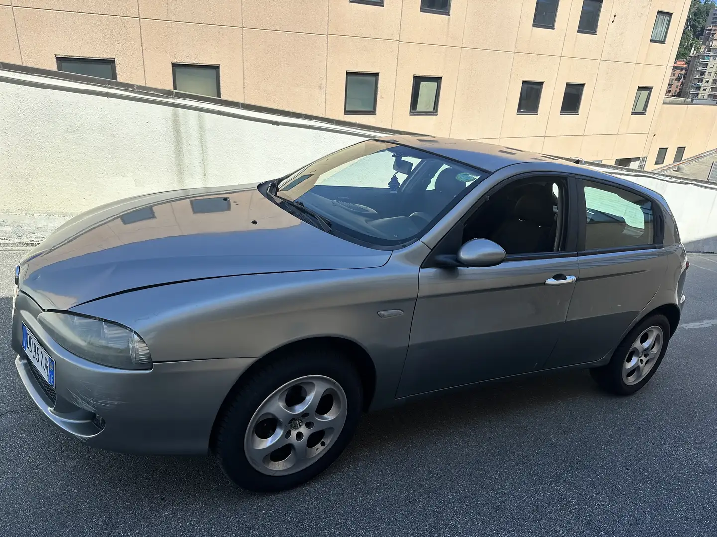 Alfa Romeo 147 5p 1.9 jtd BlackLine 120cv - 2