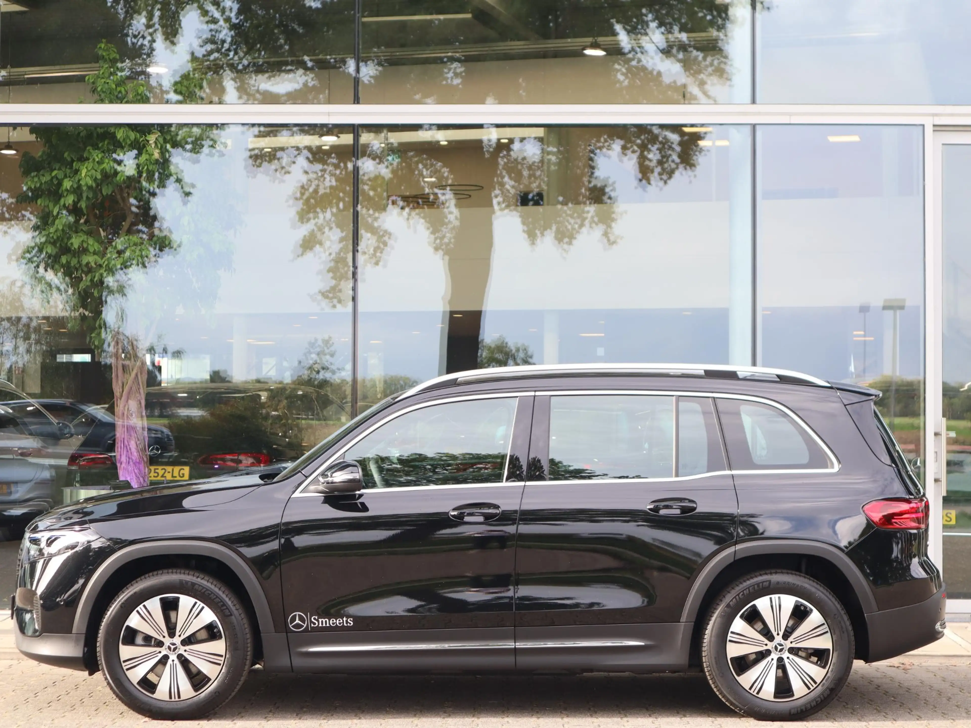 Mercedes-Benz EQB 250 250+ AMG Line LIMITED 7p. 71 kWh — photo 4