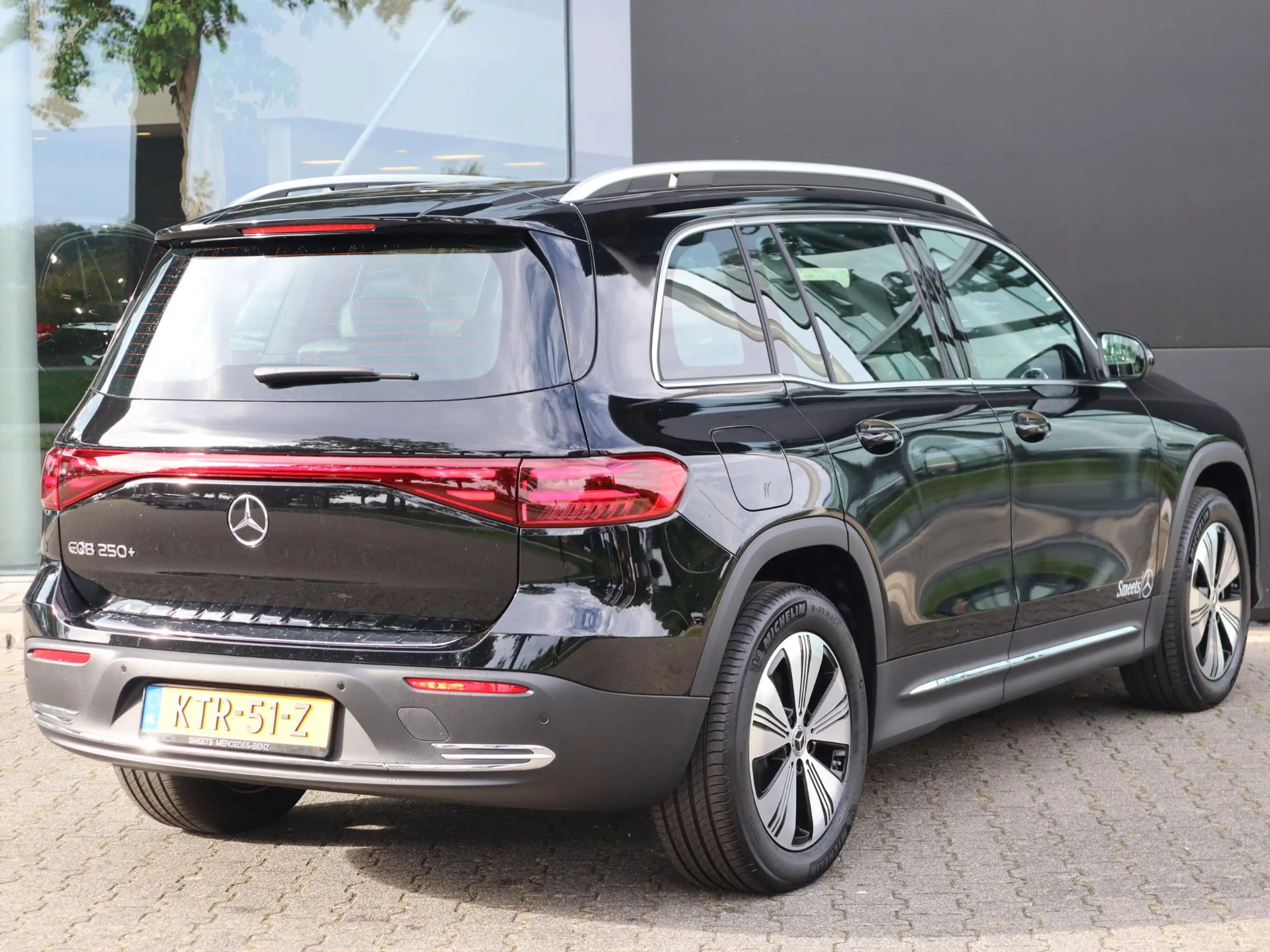 Mercedes-Benz EQB 250 250+ AMG Line LIMITED 7p. 71 kWh — photo 2