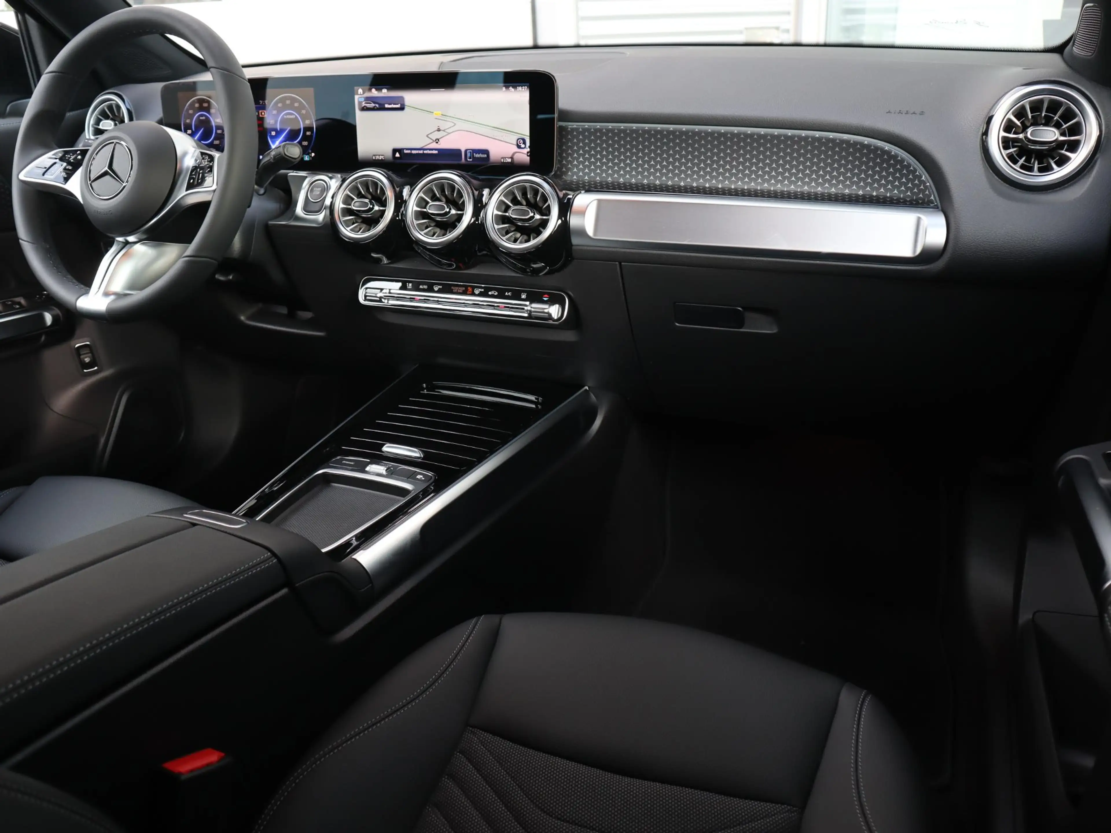 Mercedes-Benz EQB 250 250+ AMG Line LIMITED 7p. 71 kWh — photo 3