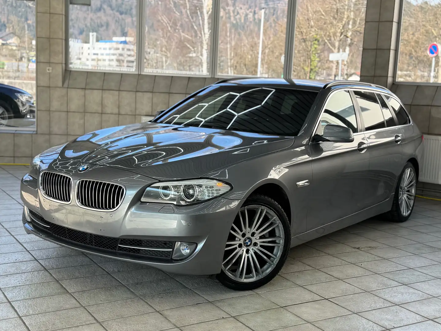 BMW 520 520d Grau - 1
