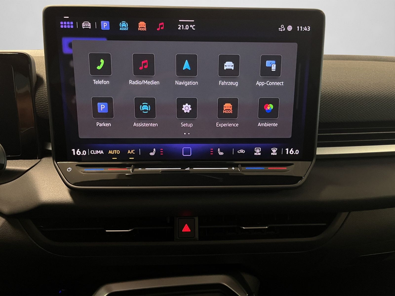 Volkswagen T-Roc R-Line T-ROC NF 1.5 RLineB 110eTSID7F — photo 11
