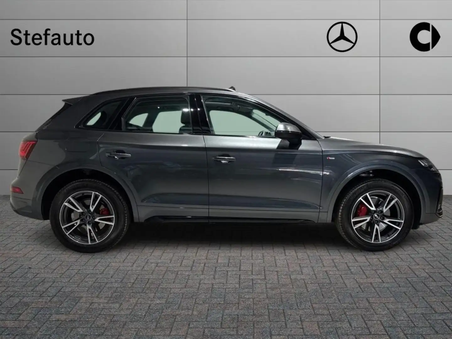 Audi Q5 40 TDI 204 CV quattro S tronic S line Grigio - 2