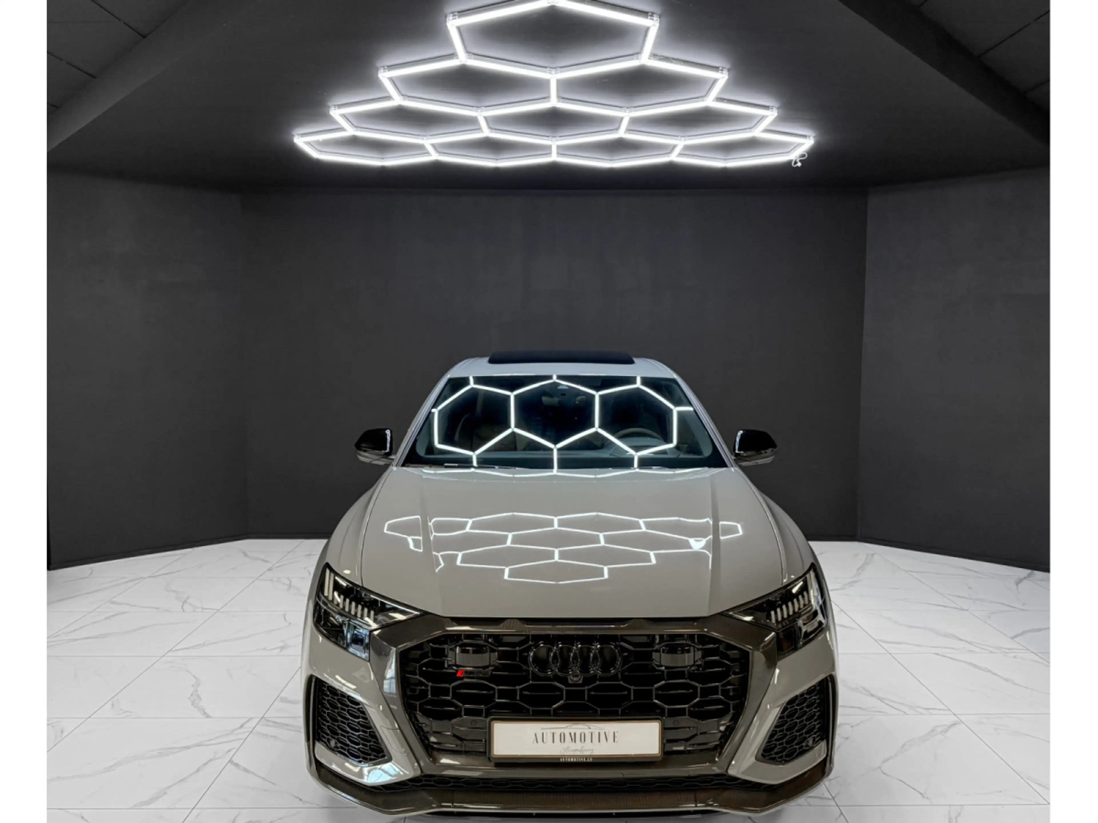 Audi RS Q8 4.0 TFSI quattro / CARBON / B&O / Matrix — photo 8