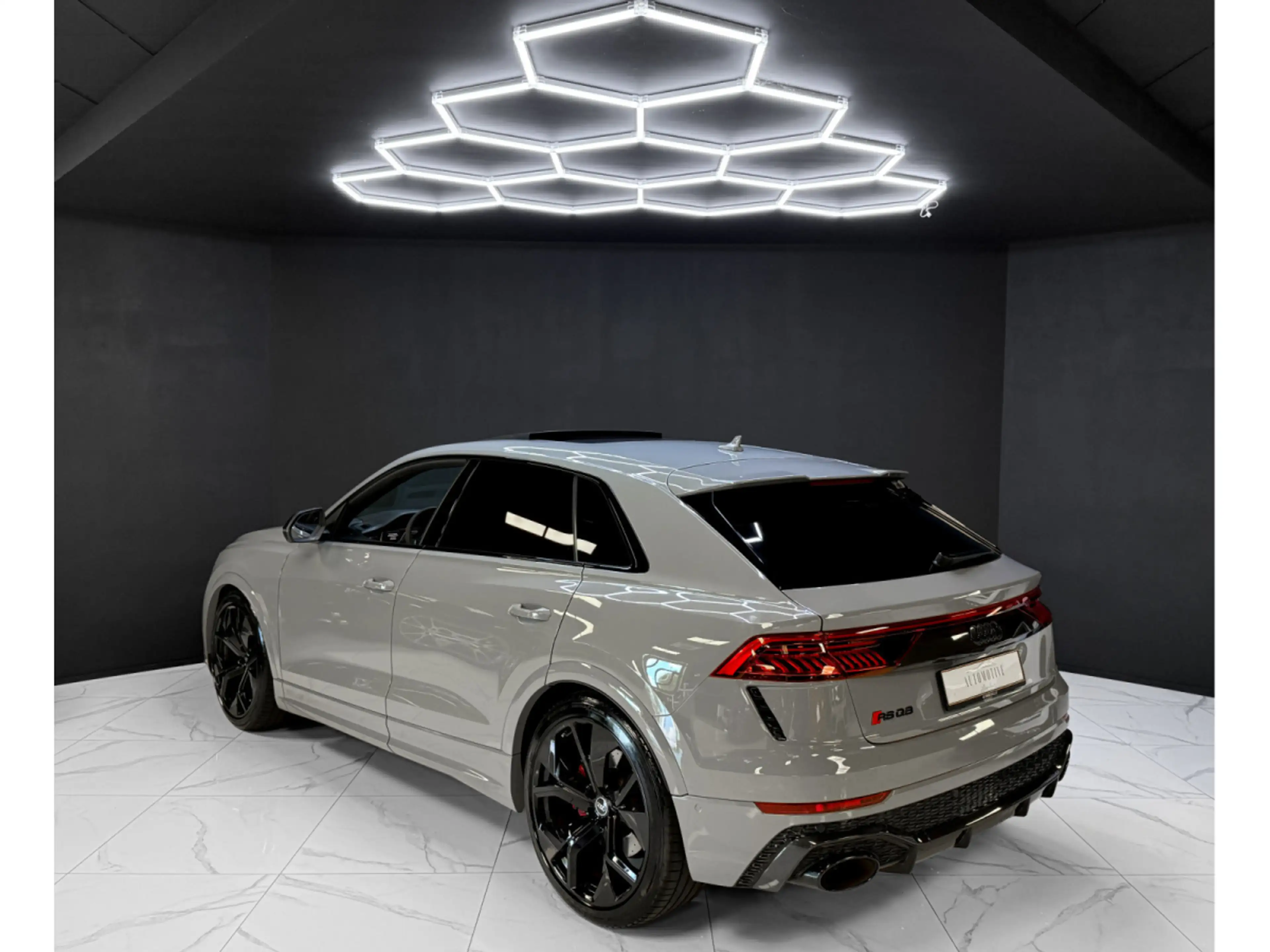 Audi RS Q8 4.0 TFSI quattro / CARBON / B&O / Matrix — photo 3