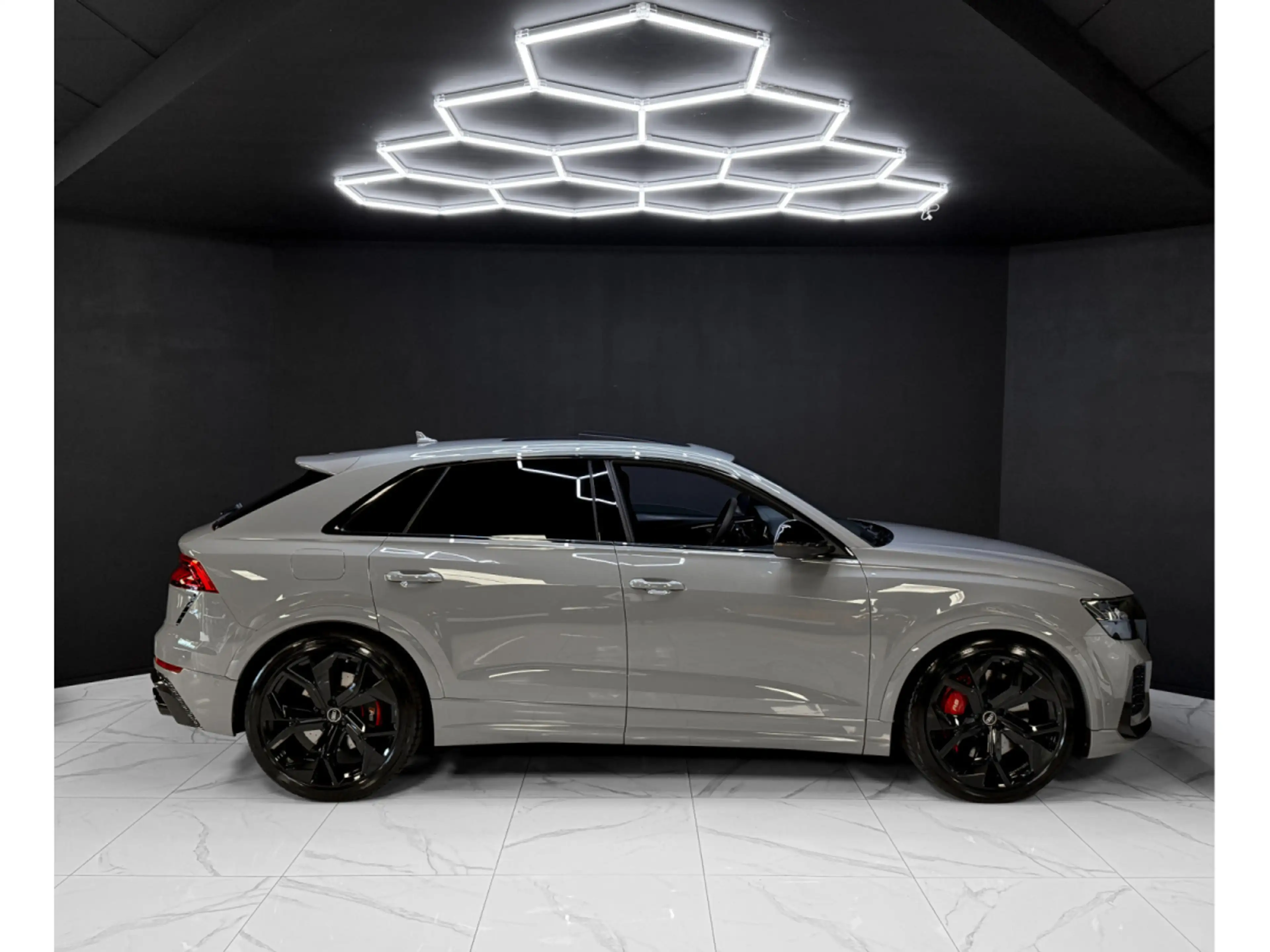 Audi RS Q8 4.0 TFSI quattro / CARBON / B&O / Matrix — photo 6