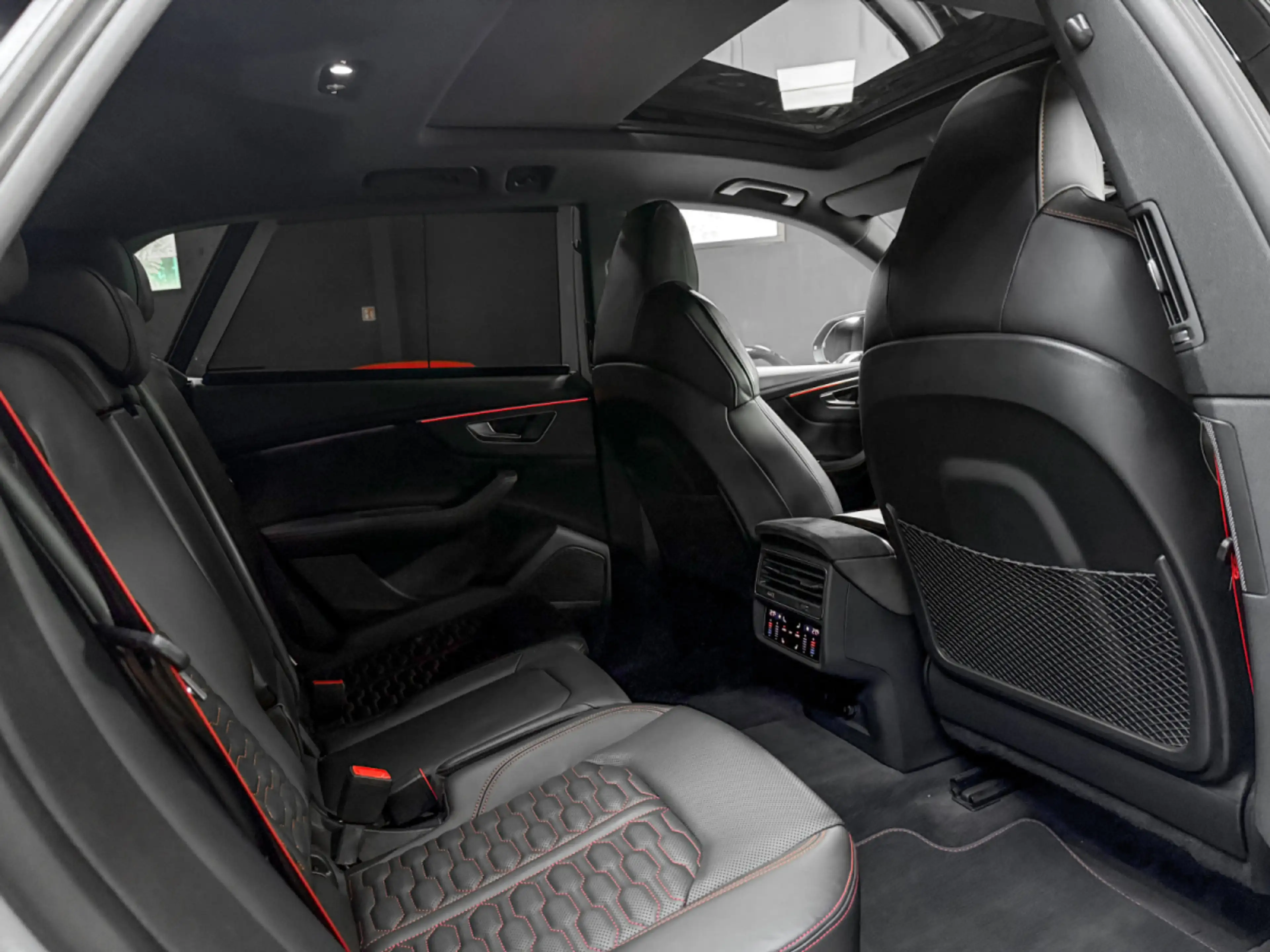Audi RS Q8 4.0 TFSI quattro / CARBON / B&O / Matrix — photo 13