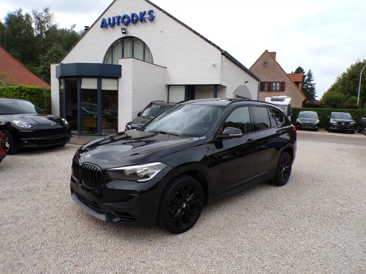 BMW X1 X1 sDrive18i Automaat/Leder/Panodak Facelift Noir - 1